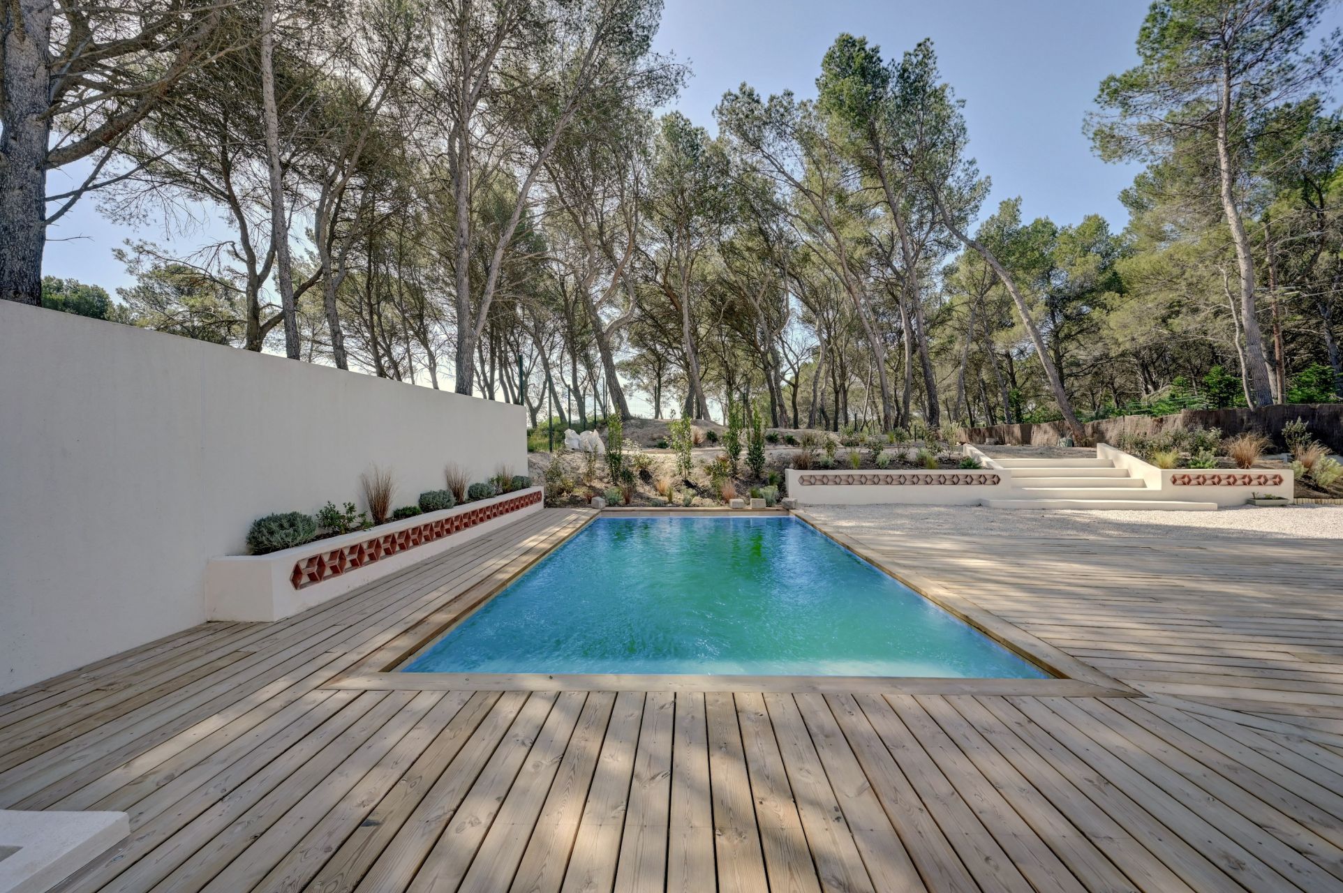 luxury house 5 Rooms for sale on VENTABREN (13122)