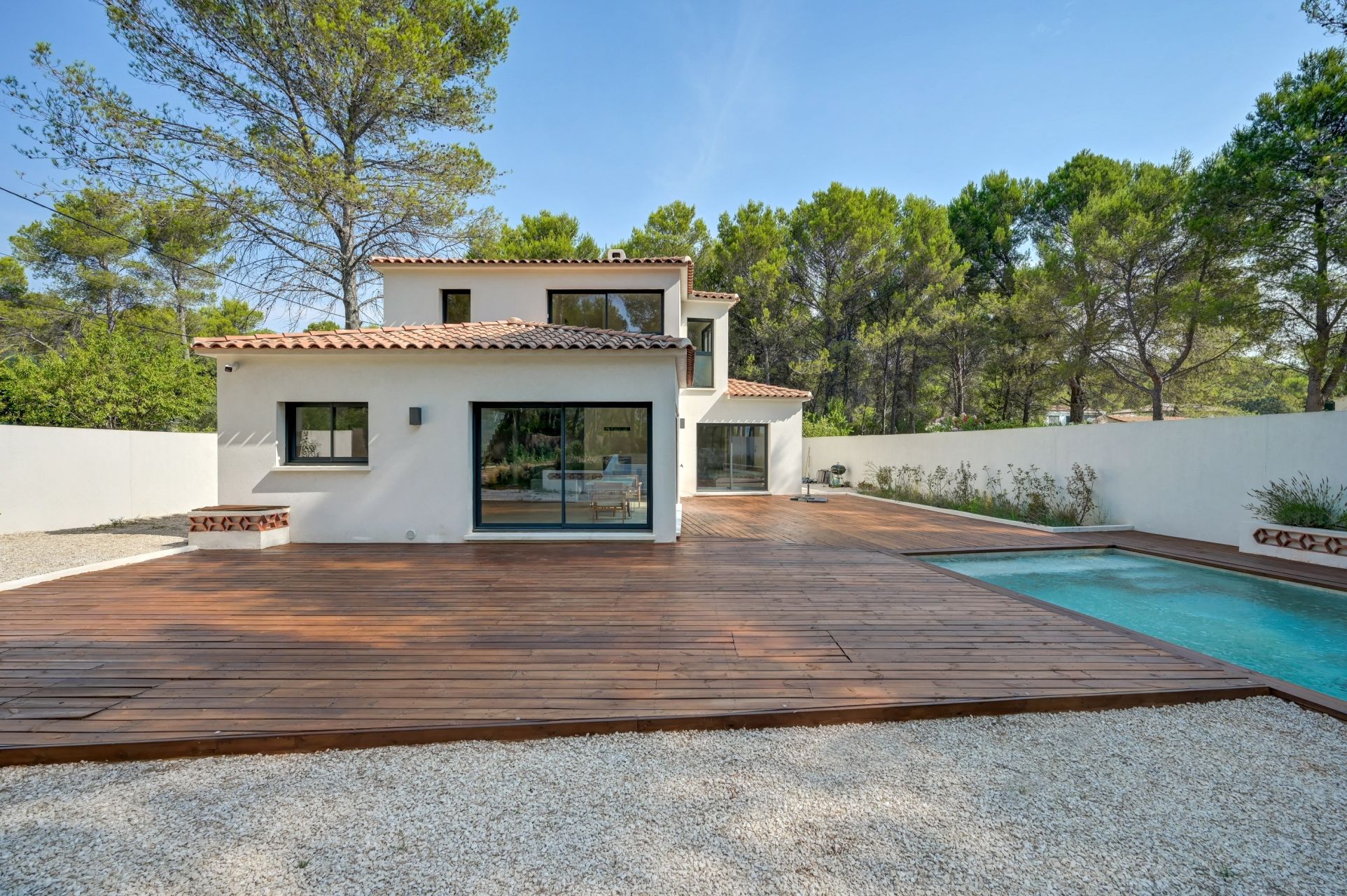 luxury house 5 Rooms for sale on AIX EN PROVENCE (13100)
