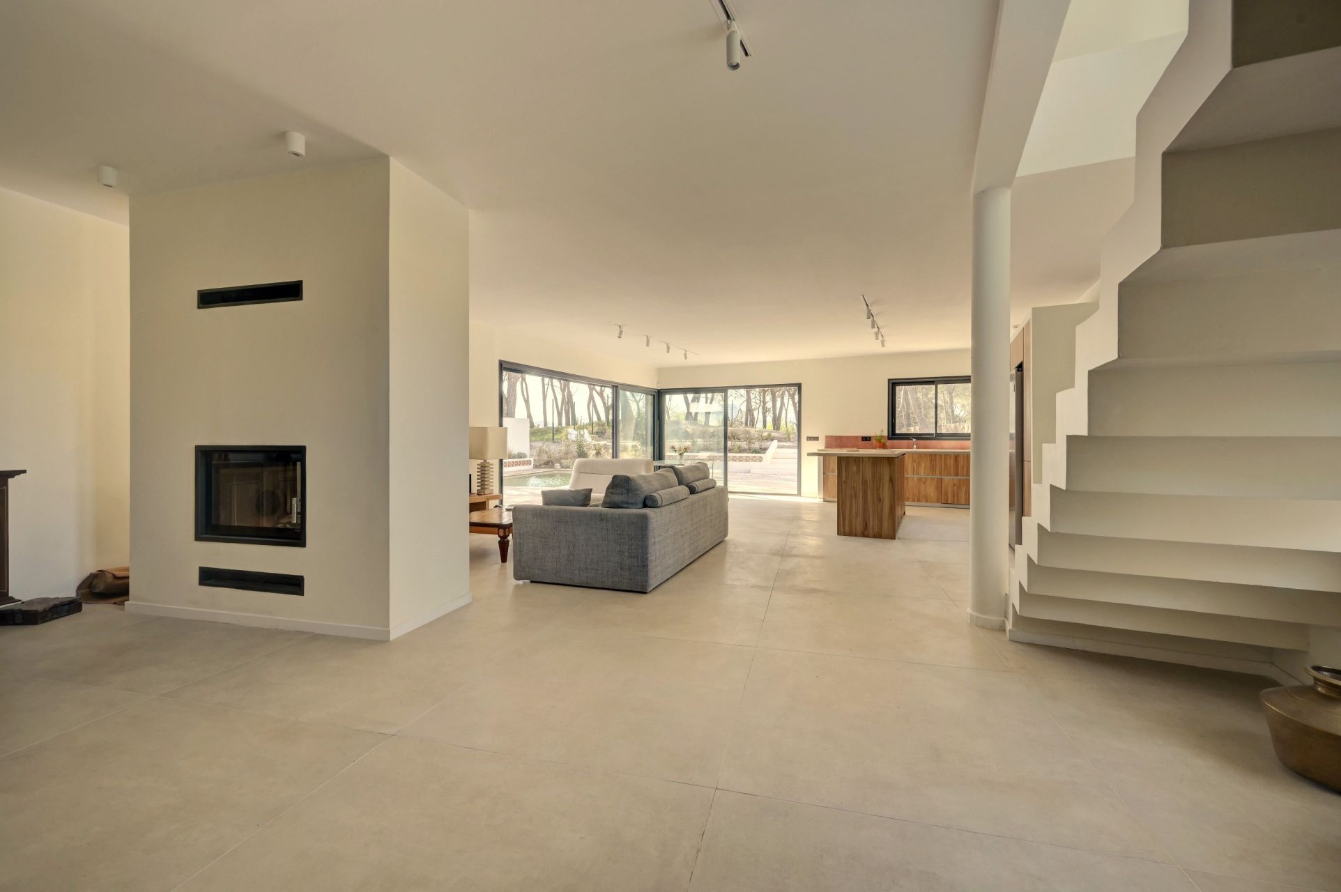 luxury house 5 Rooms for sale on AIX EN PROVENCE (13100)