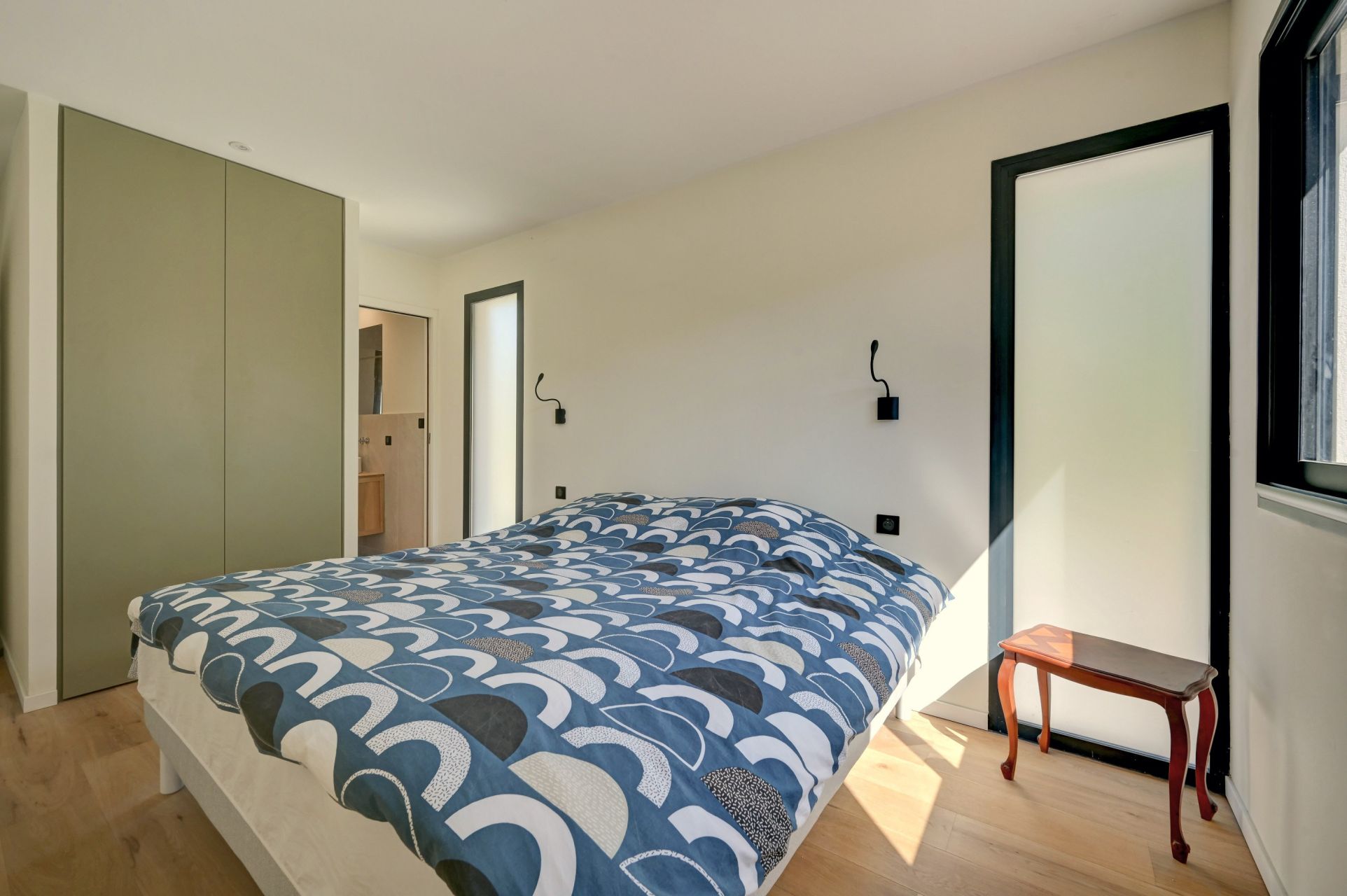 luxury house 5 Rooms for sale on AIX EN PROVENCE (13100)