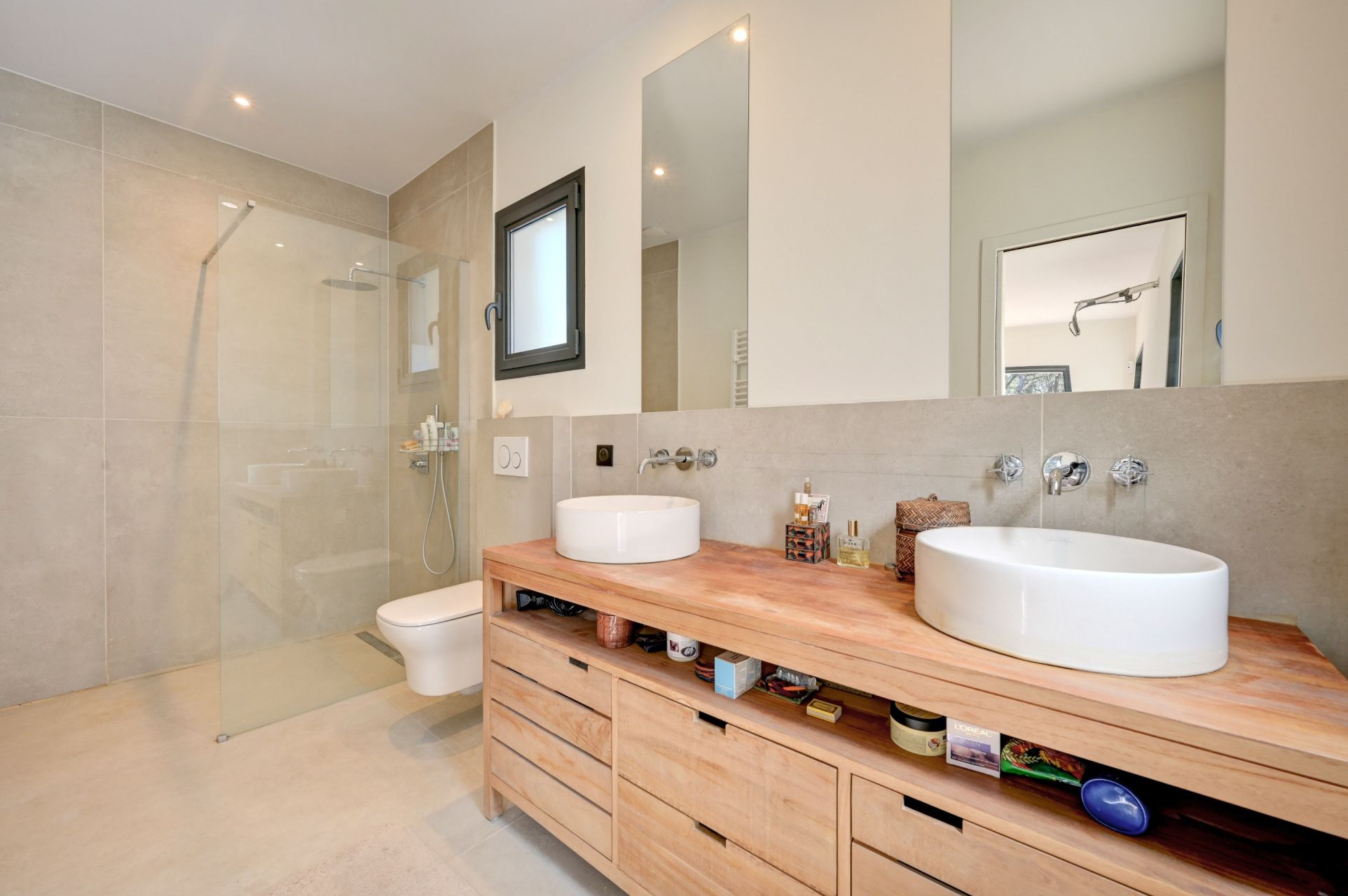luxury house 5 Rooms for sale on AIX EN PROVENCE (13100)