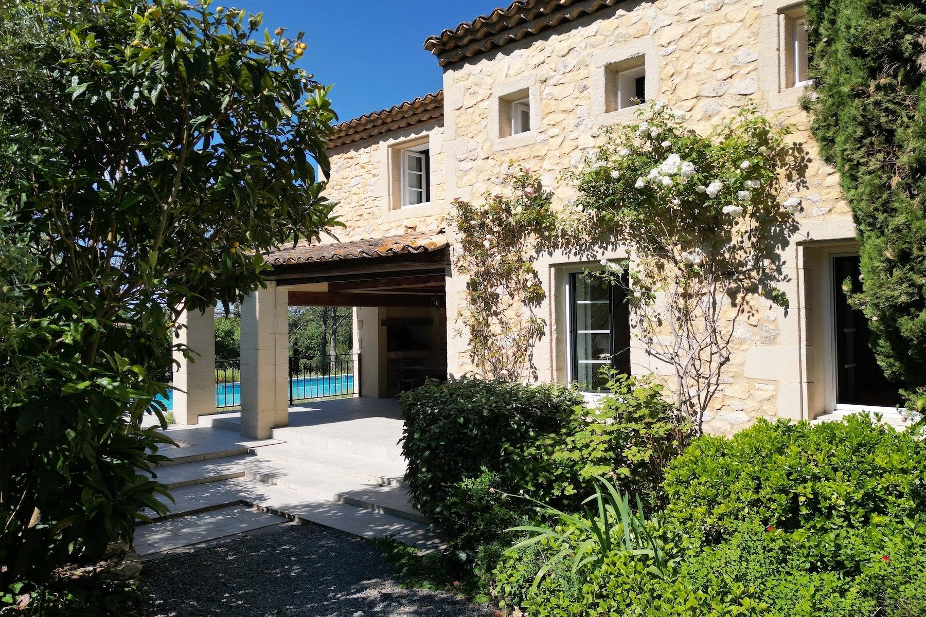 mas 13 Rooms for sale on UZES (30700)