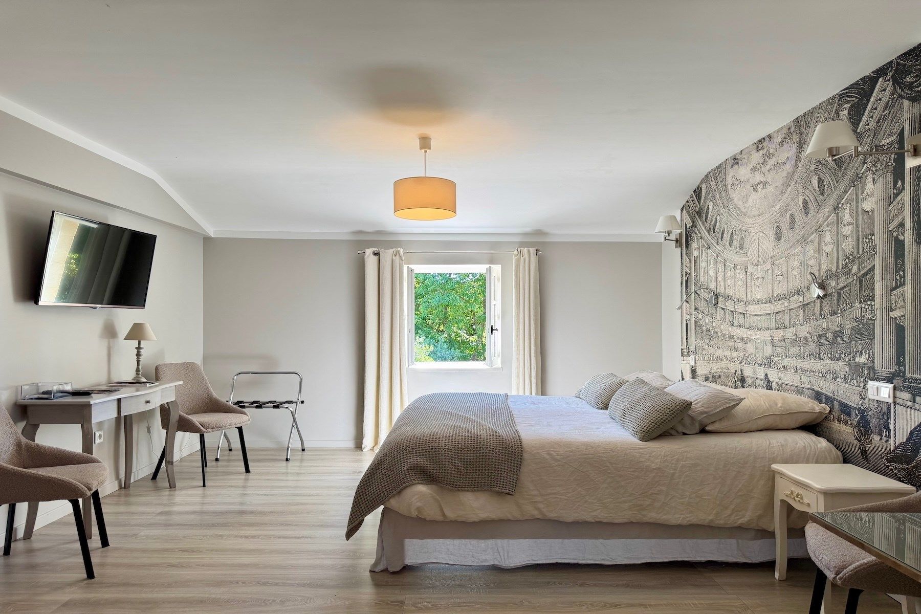 mas 13 Rooms for sale on UZES (30700)