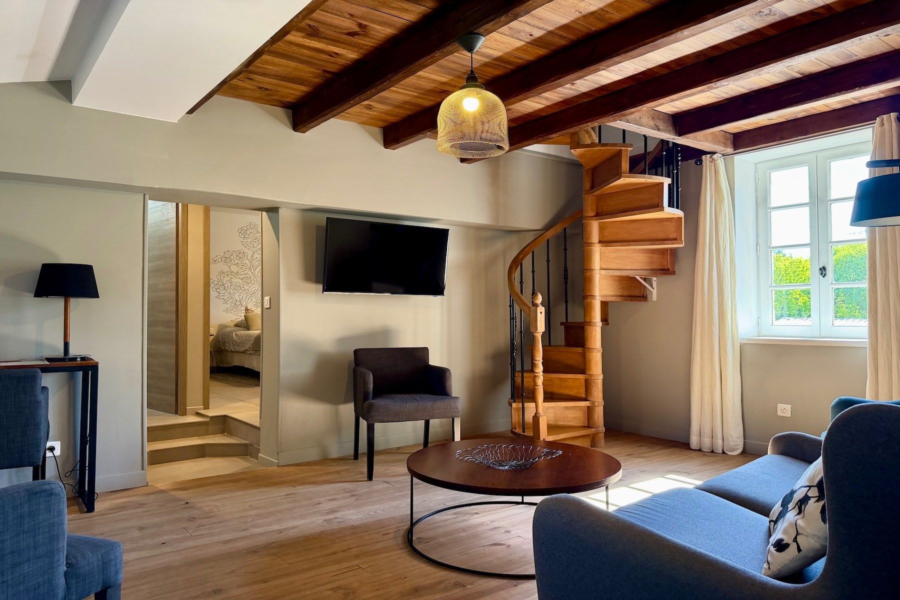 mas 13 Rooms for sale on UZES (30700)