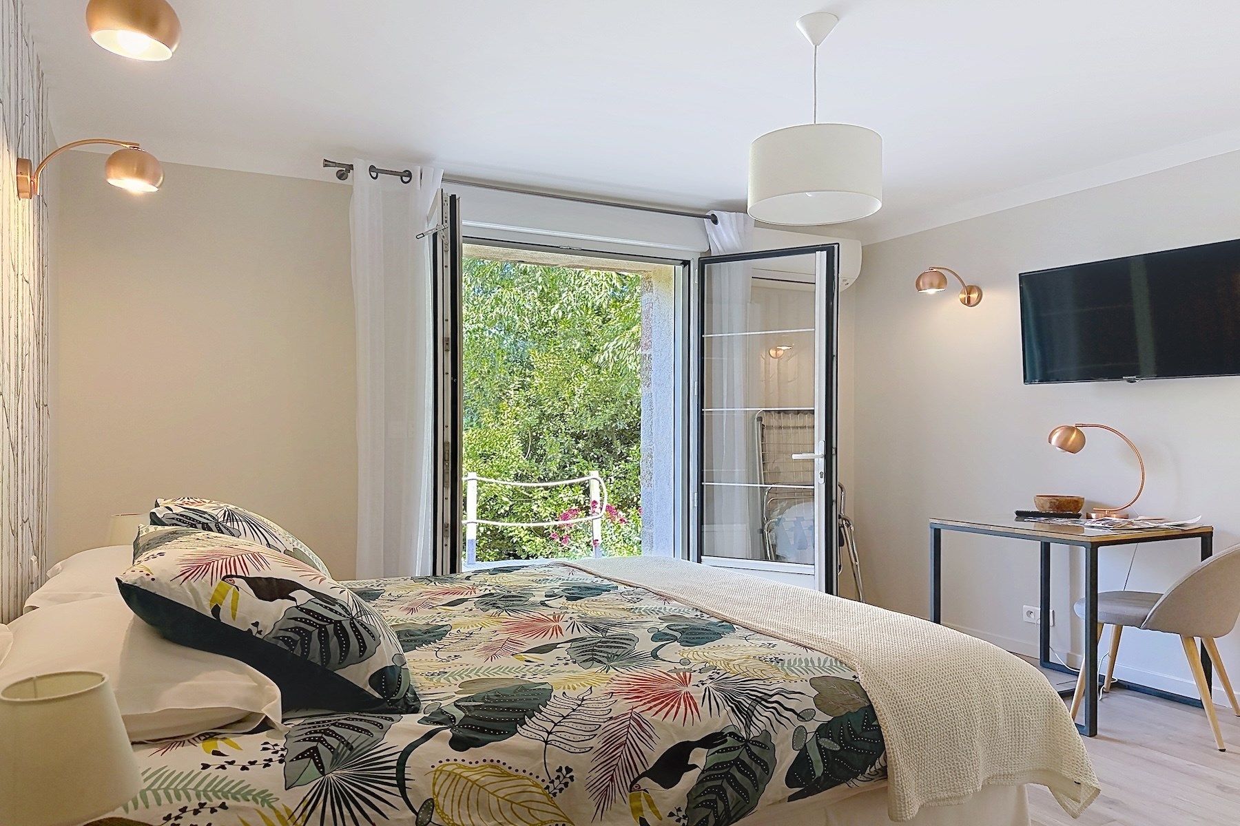 mas 13 Rooms for sale on UZES (30700)