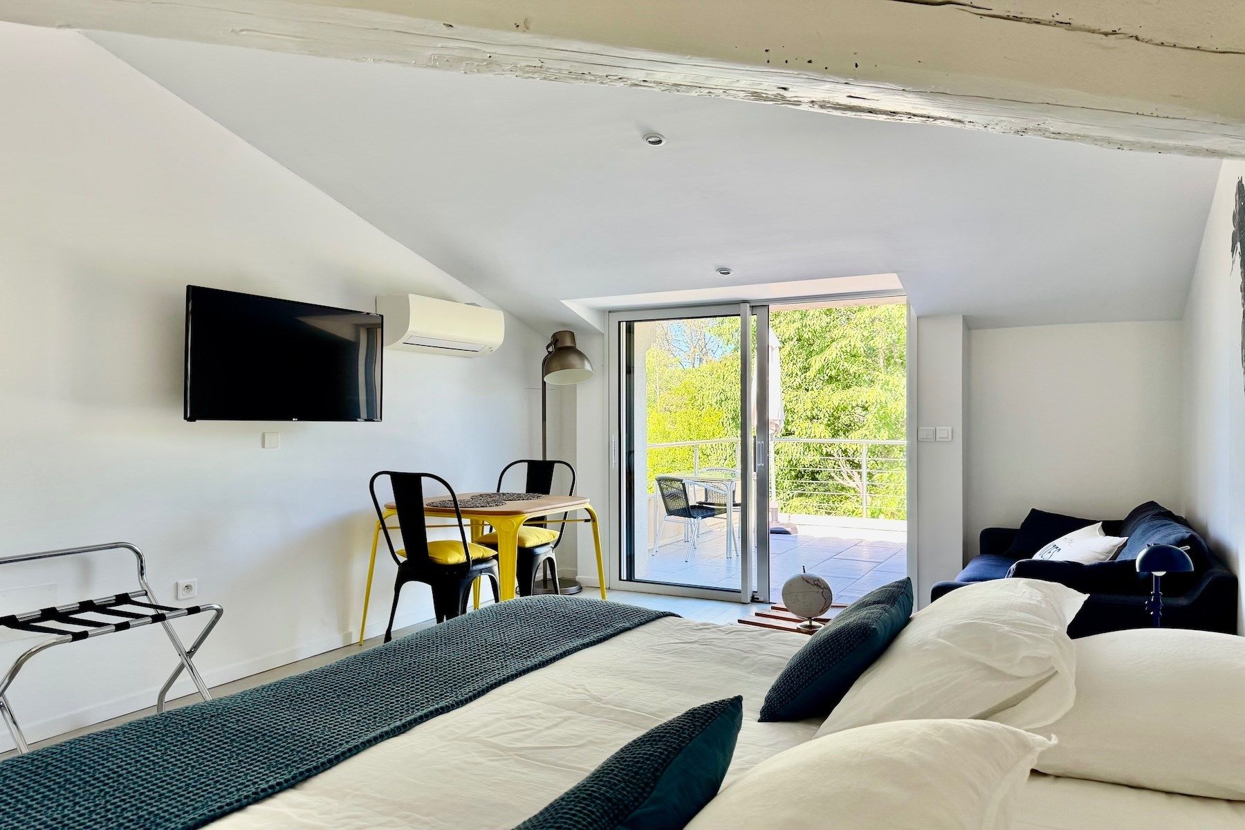 mas 13 Rooms for sale on UZES (30700)