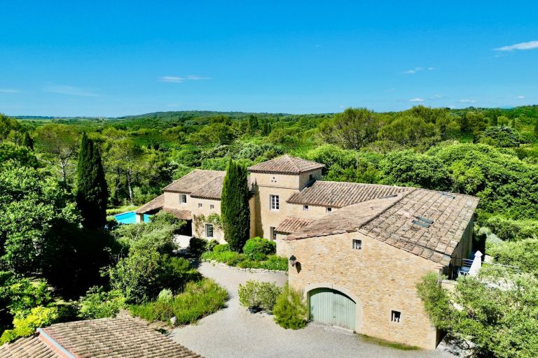 mas 13 Rooms for sale on UZES (30700)