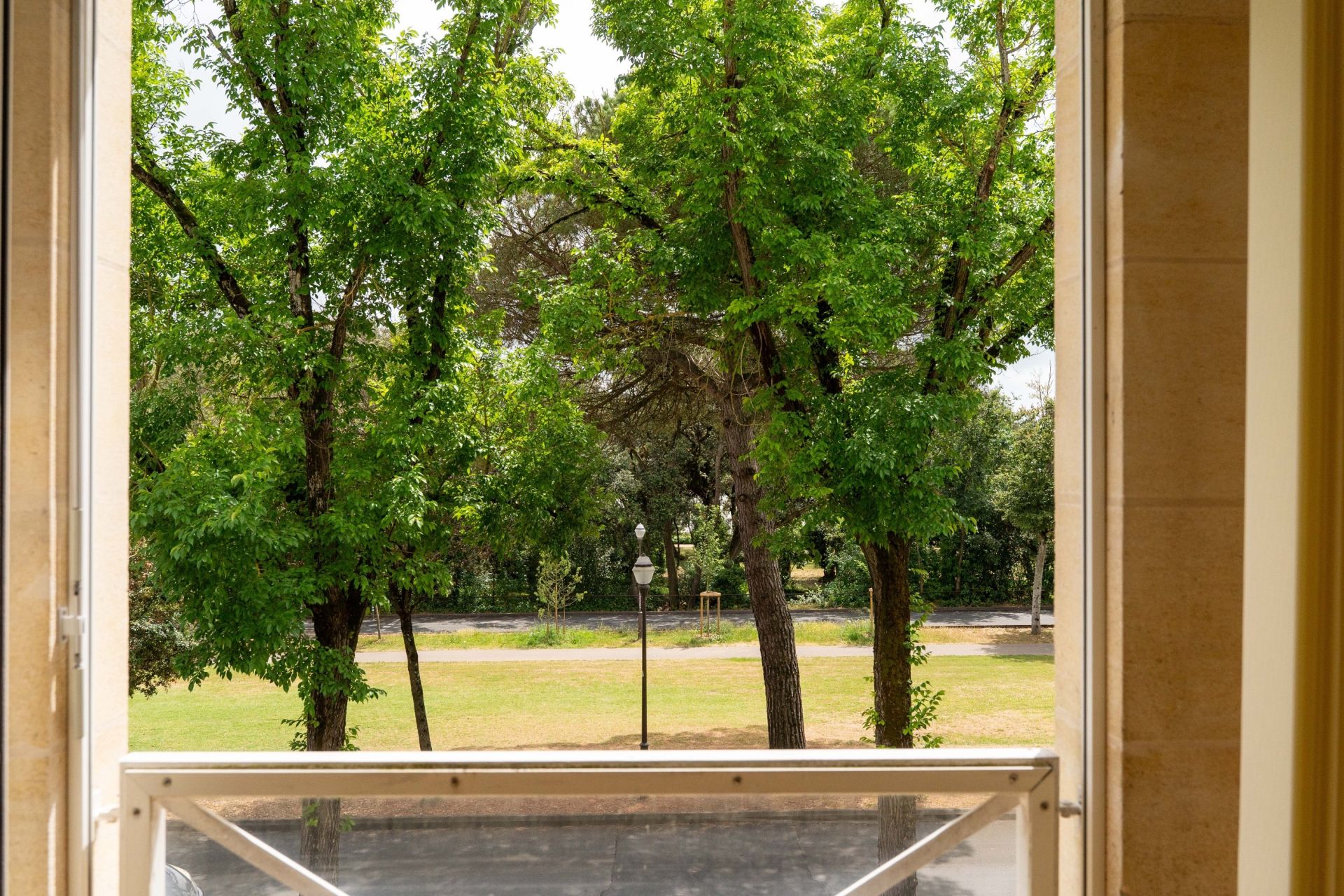 luxury apartment 3 Rooms for sale on LA ROCHELLE (17000)