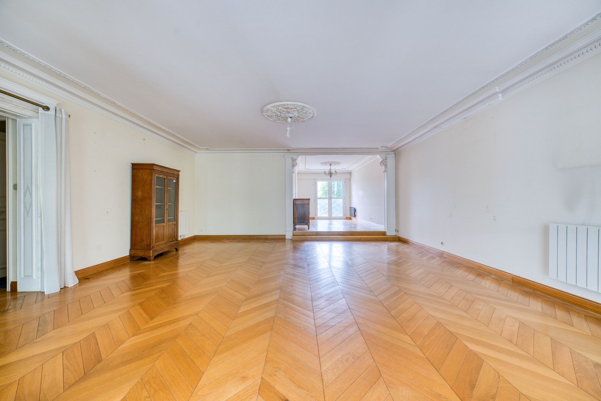 luxury apartment 3 Rooms for sale on LA ROCHELLE (17000)