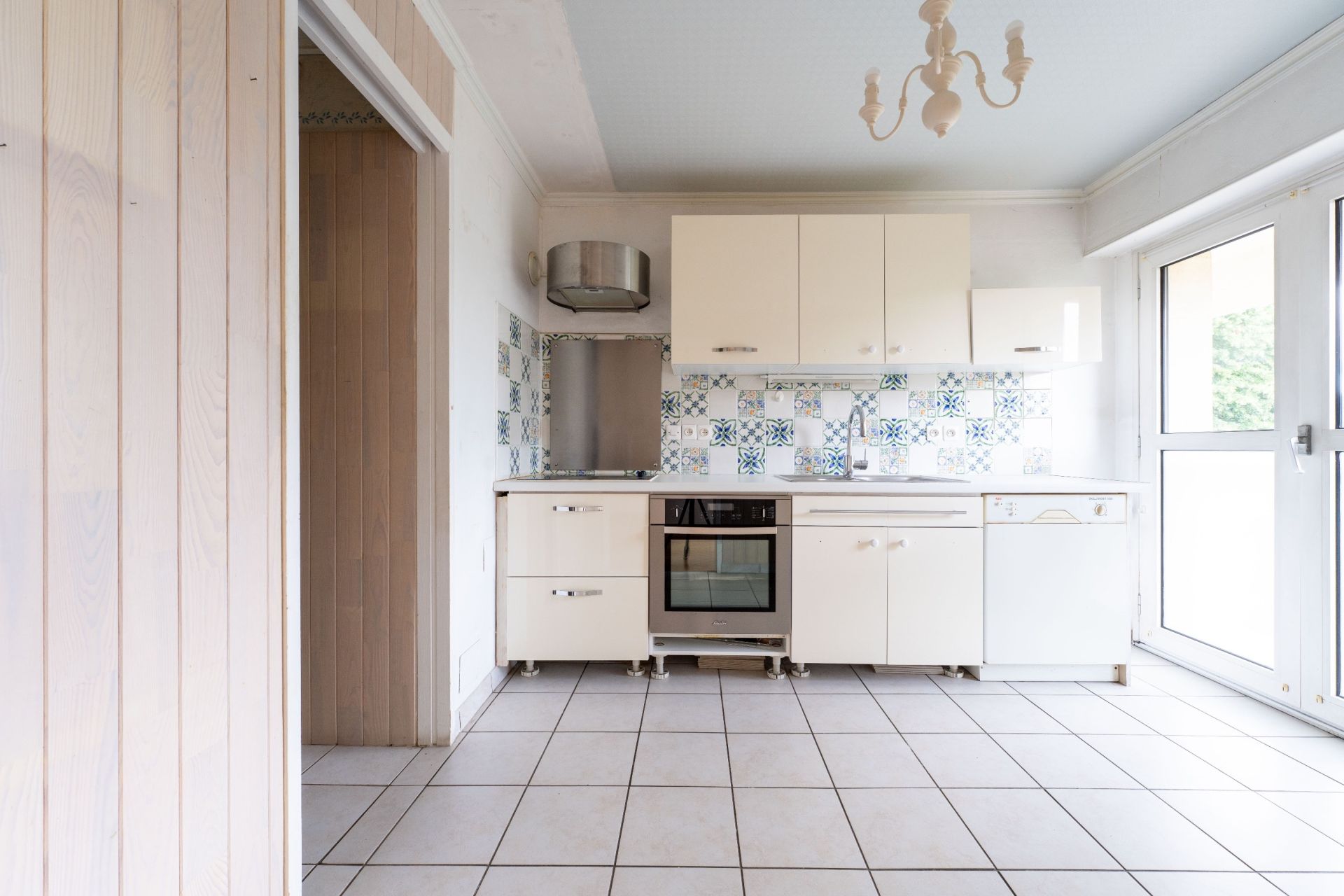 luxury apartment 3 Rooms for sale on LA ROCHELLE (17000)