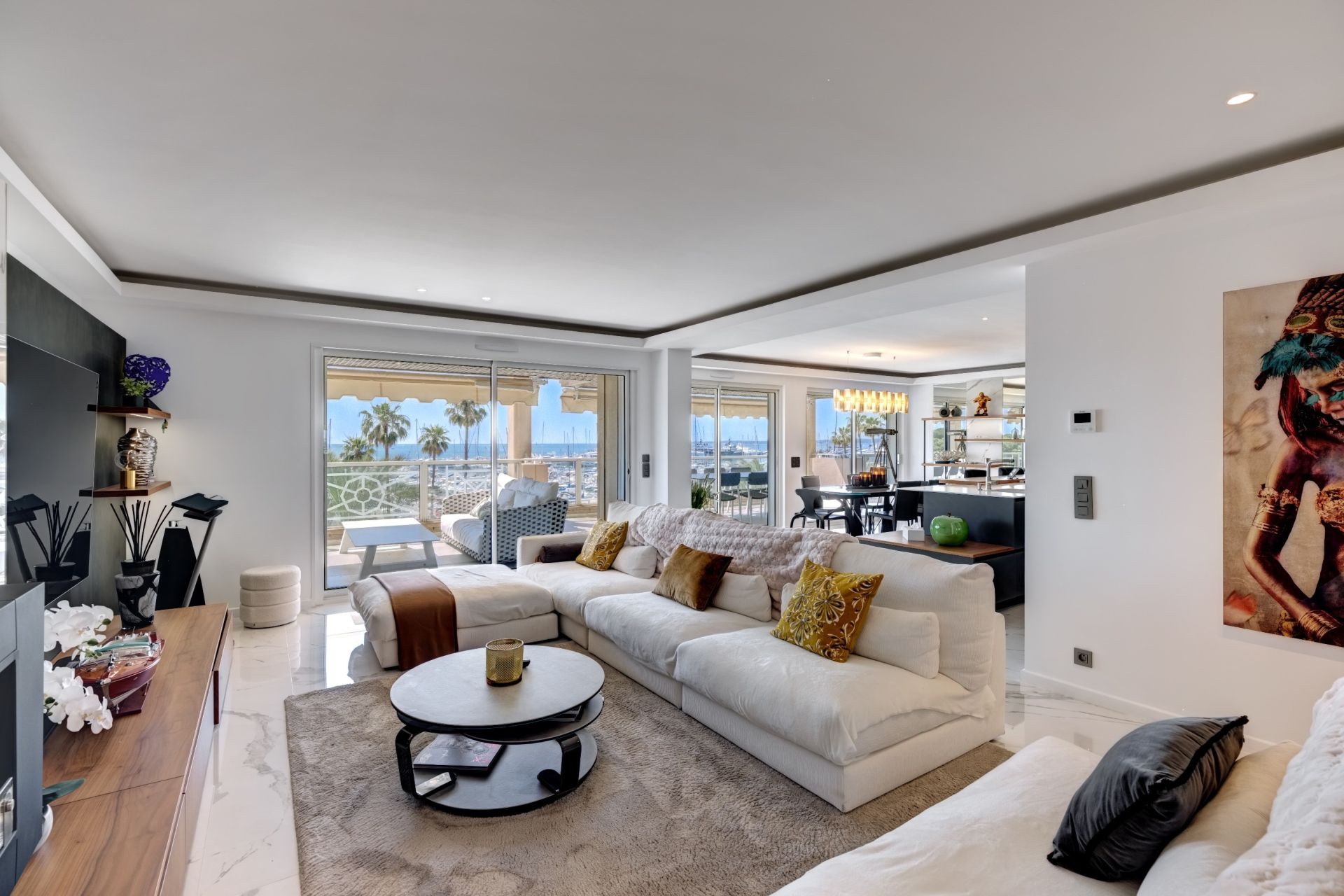 luxury apartment 5 Rooms for sale on LE GOLFE JUAN (06220)