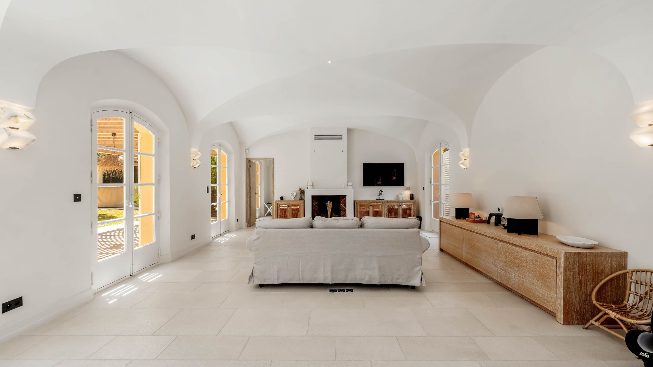 luxury villa 8 Rooms for sale on GRIMAUD (83310)