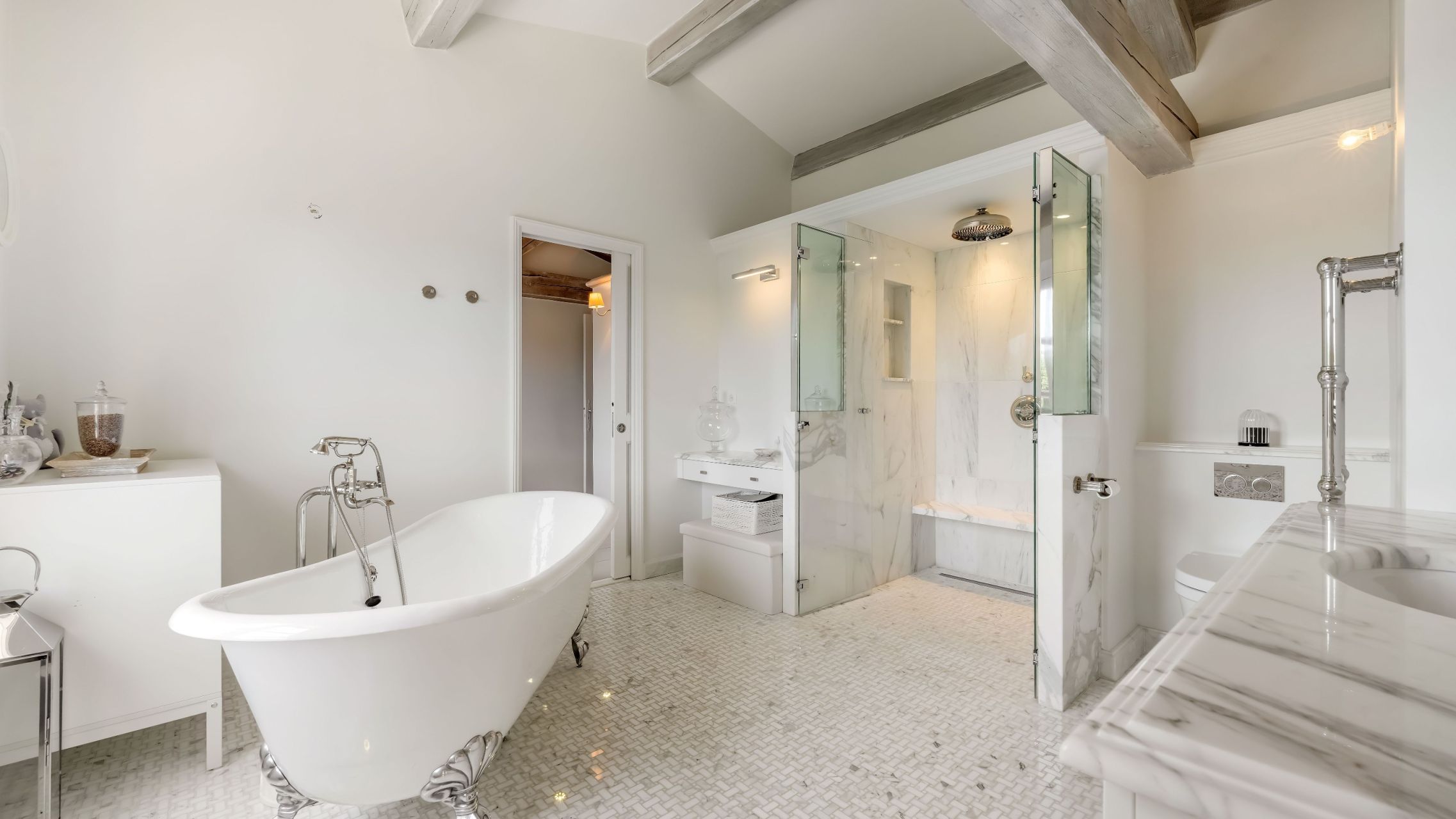 luxury villa 8 Rooms for sale on GRIMAUD (83310)