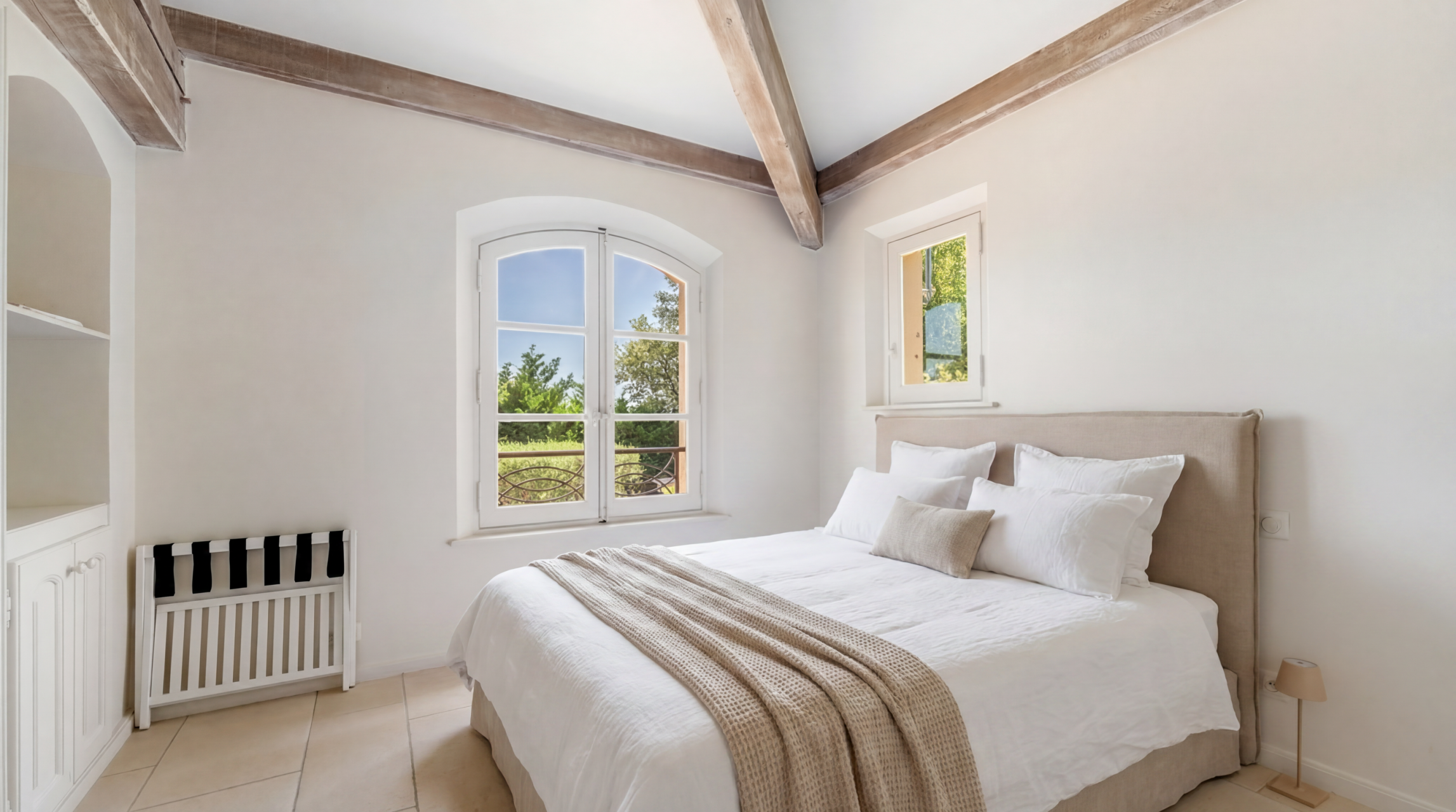 luxury villa 8 Rooms for sale on GRIMAUD (83310)