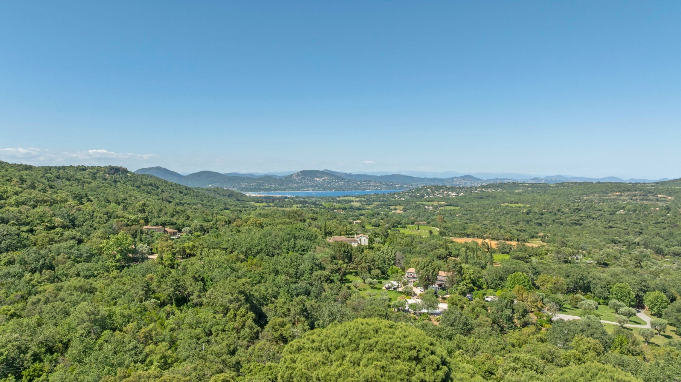 bastide 8 Rooms for sale on GASSIN (83580)