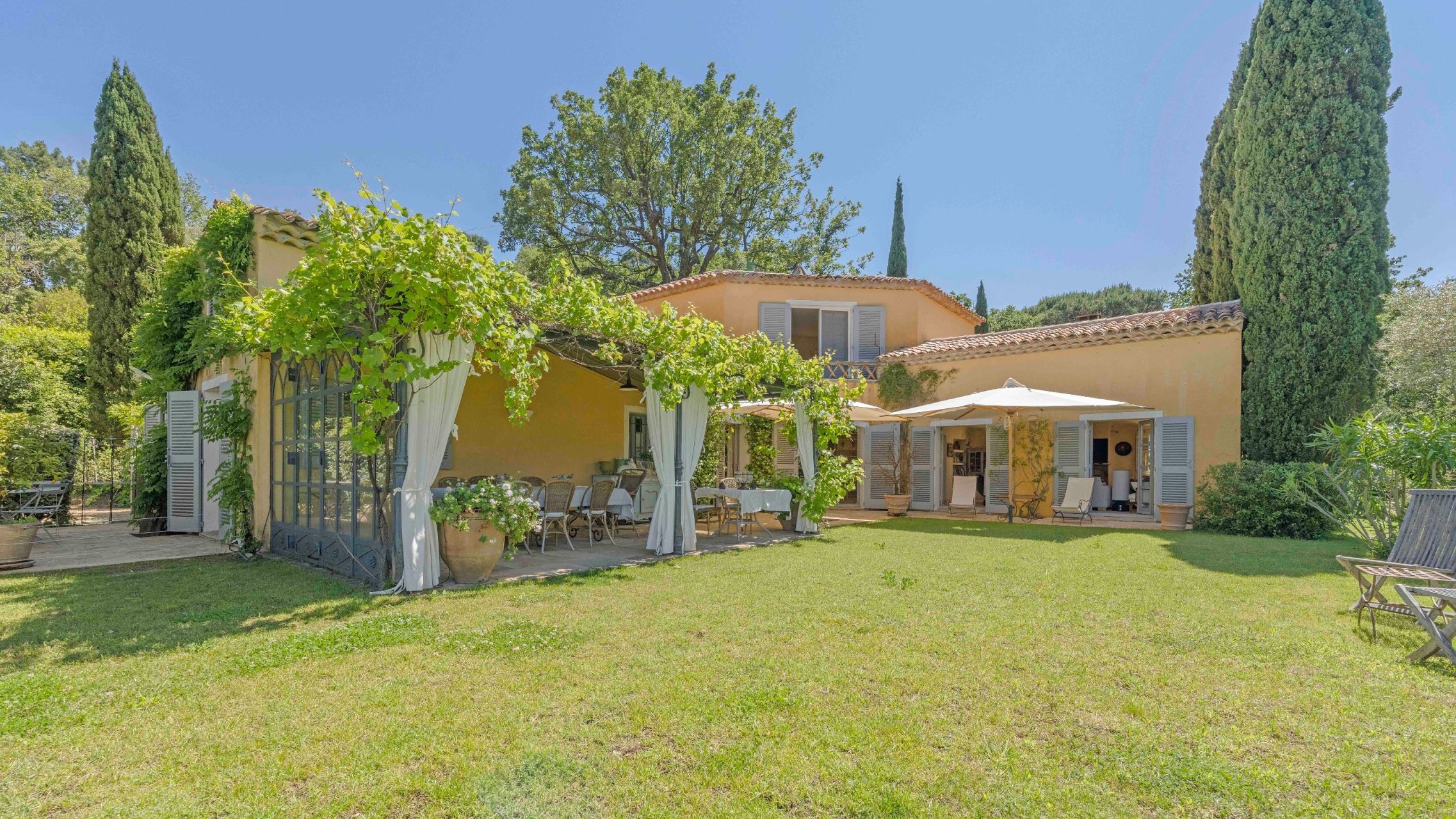 bastide 8 Rooms for sale on GASSIN (83580)