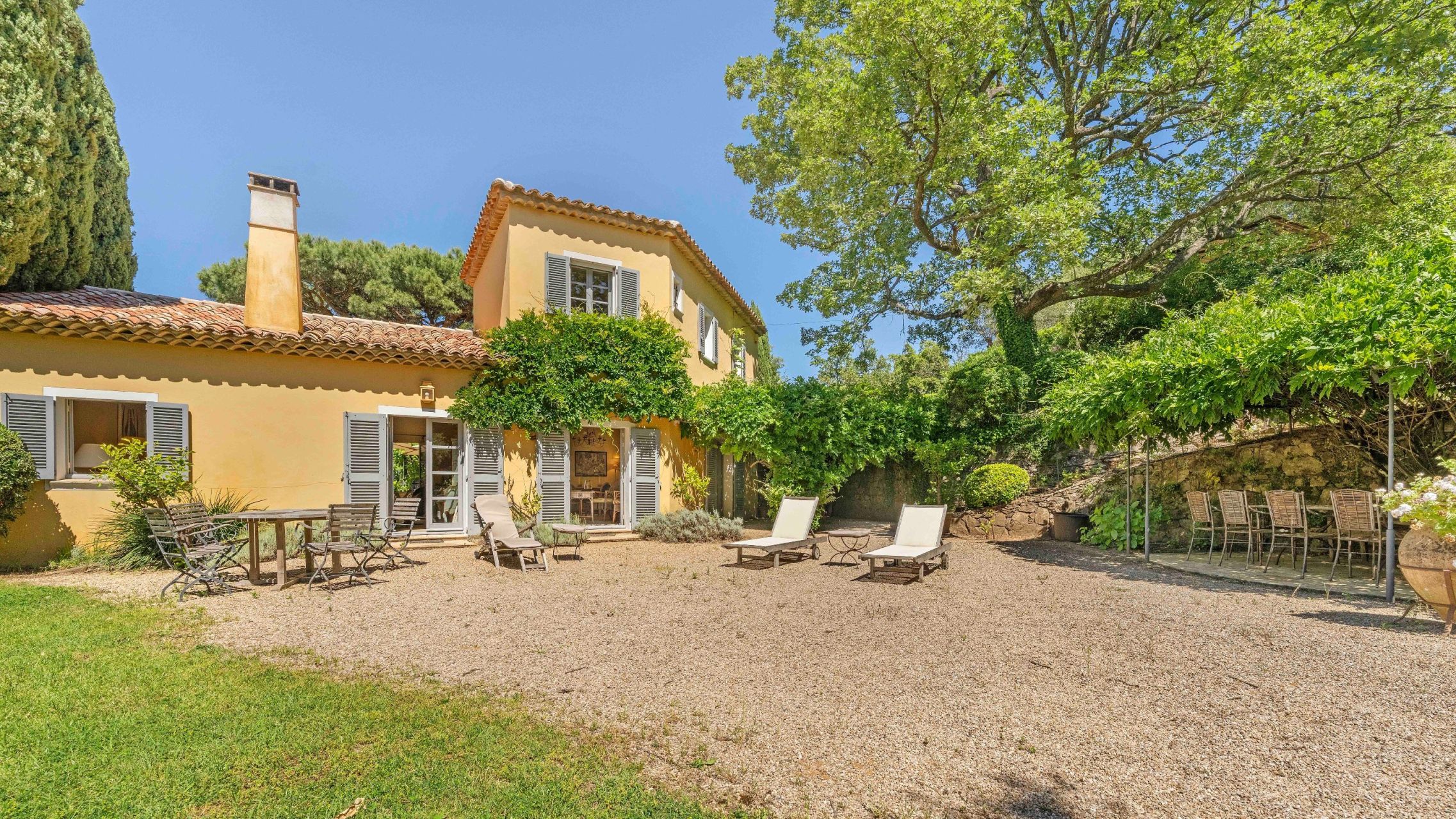 bastide 8 Rooms for sale on GASSIN (83580)