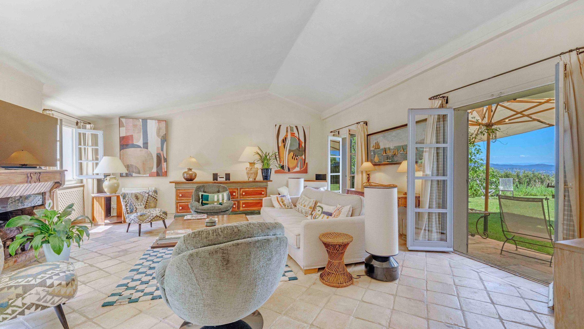 bastide 8 Rooms for sale on GASSIN (83580)