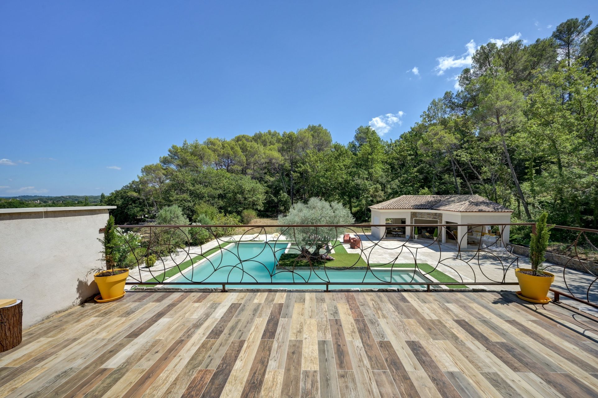 luxury house 7 Rooms for sale on BESSE SUR ISSOLE (83890)