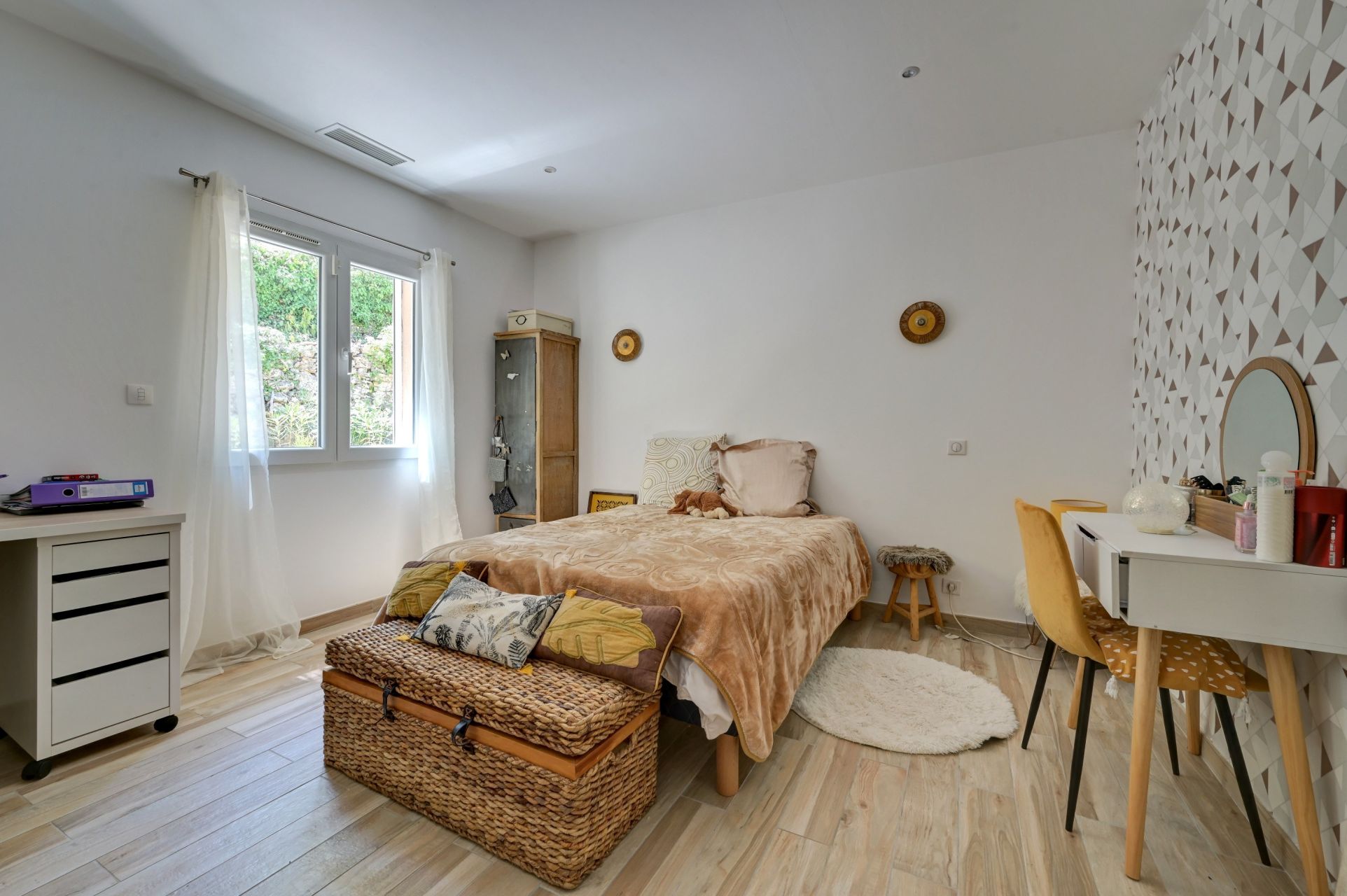 luxury house 7 Rooms for sale on BESSE SUR ISSOLE (83890)