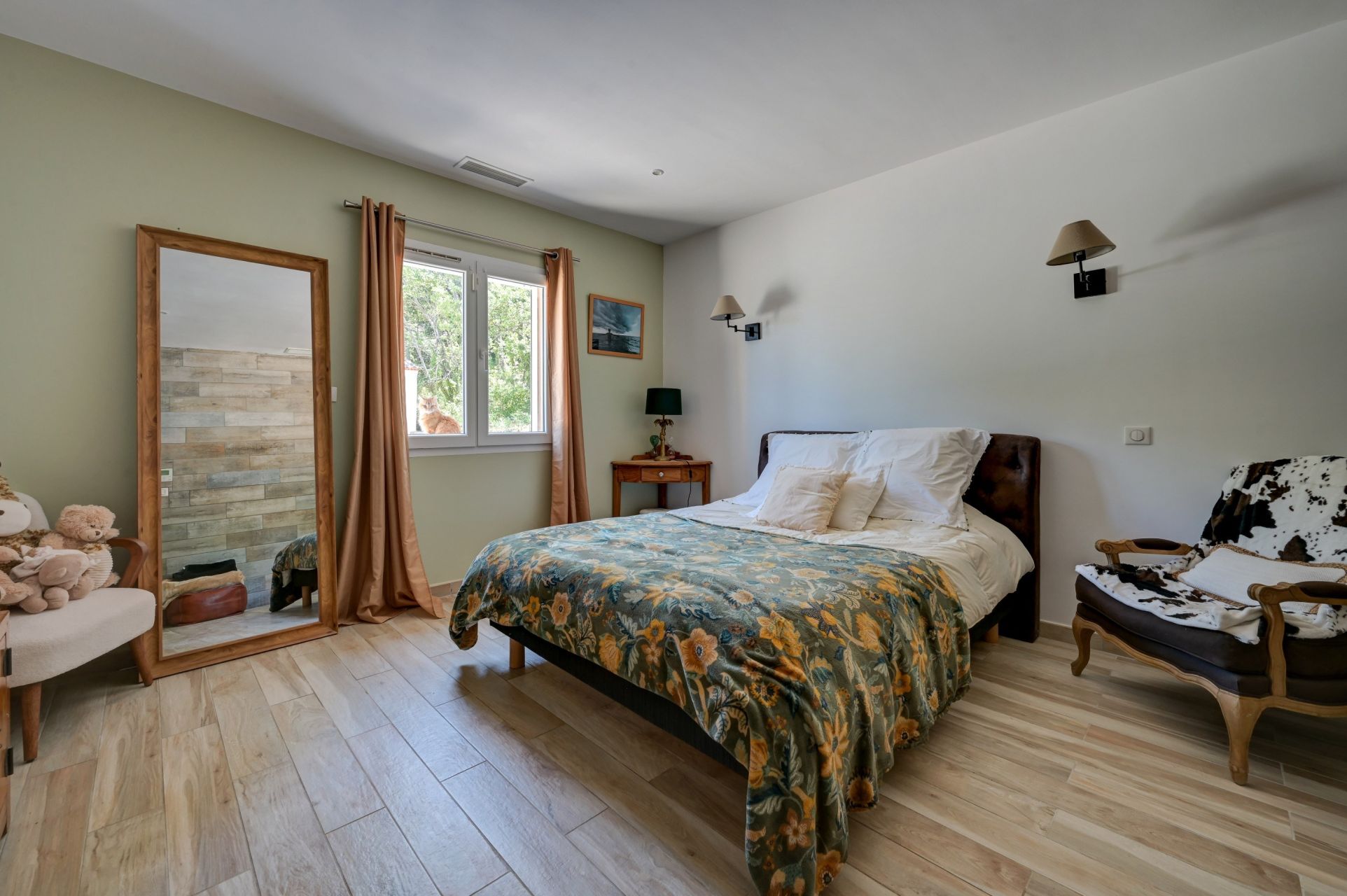 luxury house 7 Rooms for sale on BESSE SUR ISSOLE (83890)