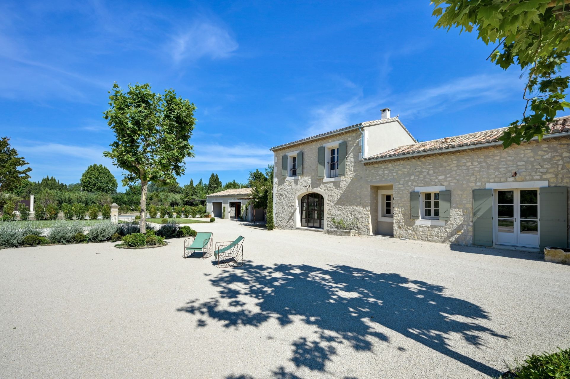 luxury house 10 Rooms for sale on ST REMY DE PROVENCE (13210)