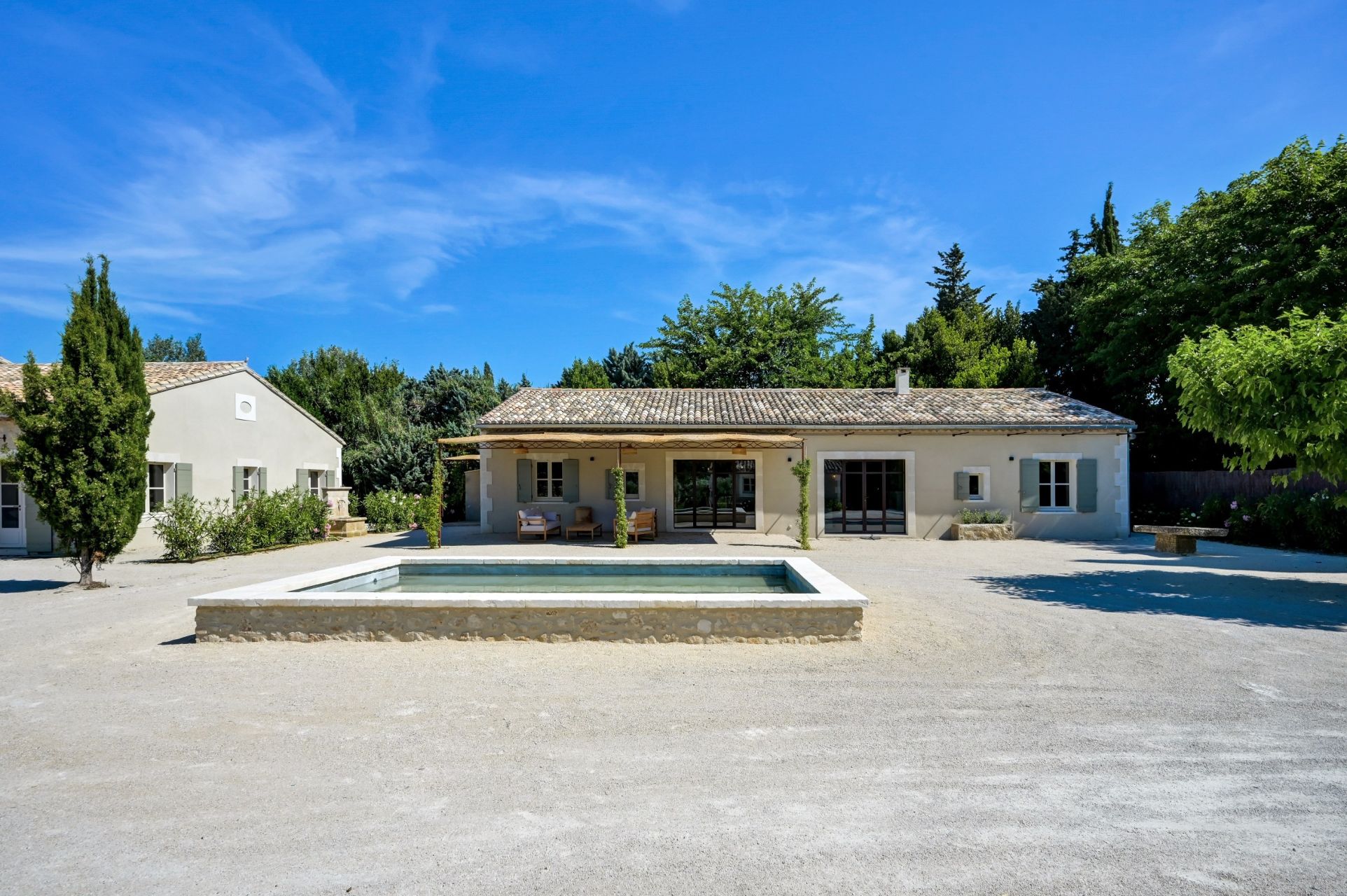 luxury house 10 Rooms for sale on ST REMY DE PROVENCE (13210)