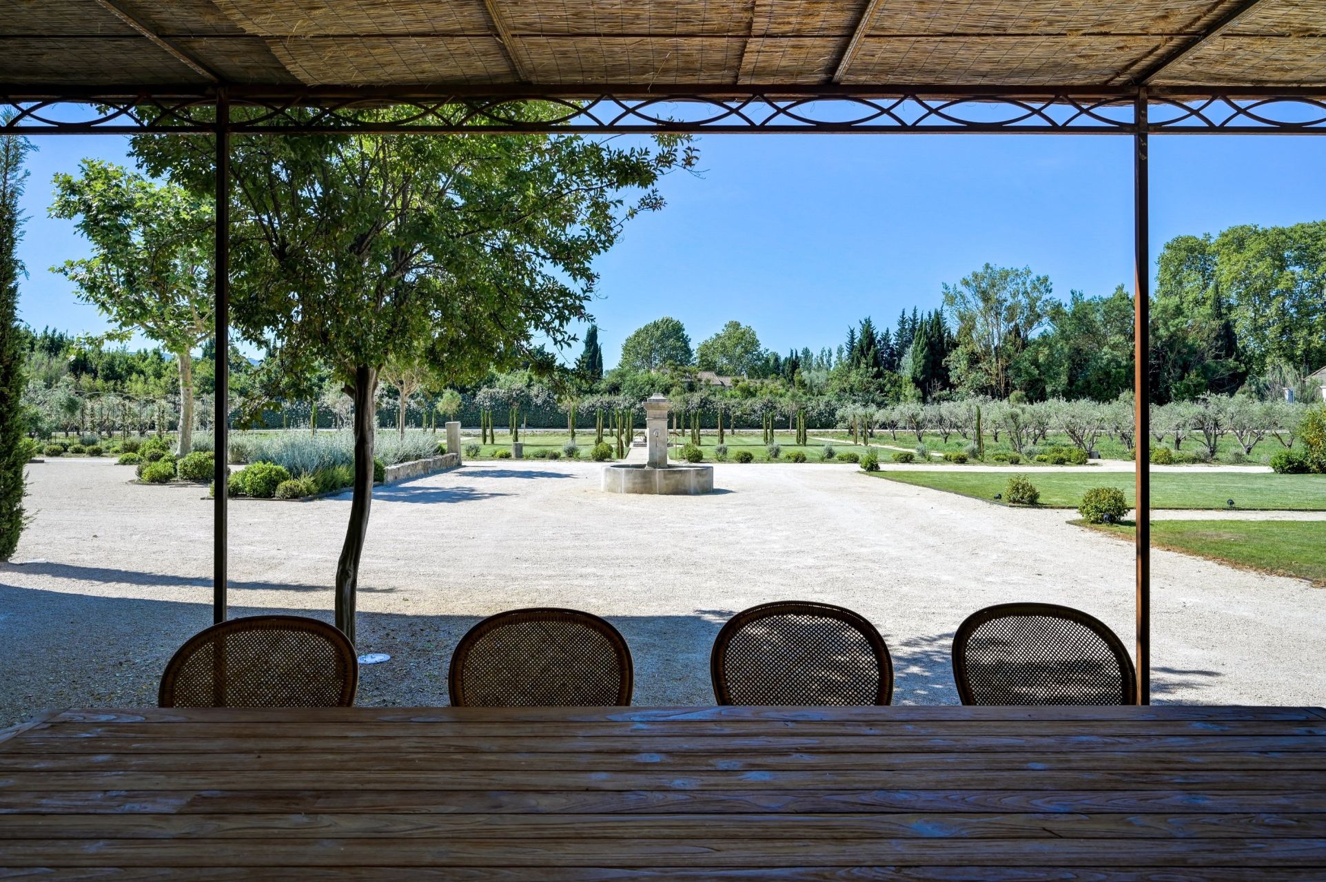 luxury house 10 Rooms for sale on ST REMY DE PROVENCE (13210)