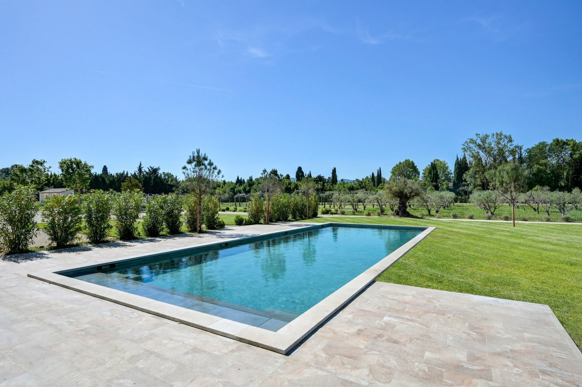 luxury house 10 Rooms for sale on ST REMY DE PROVENCE (13210)