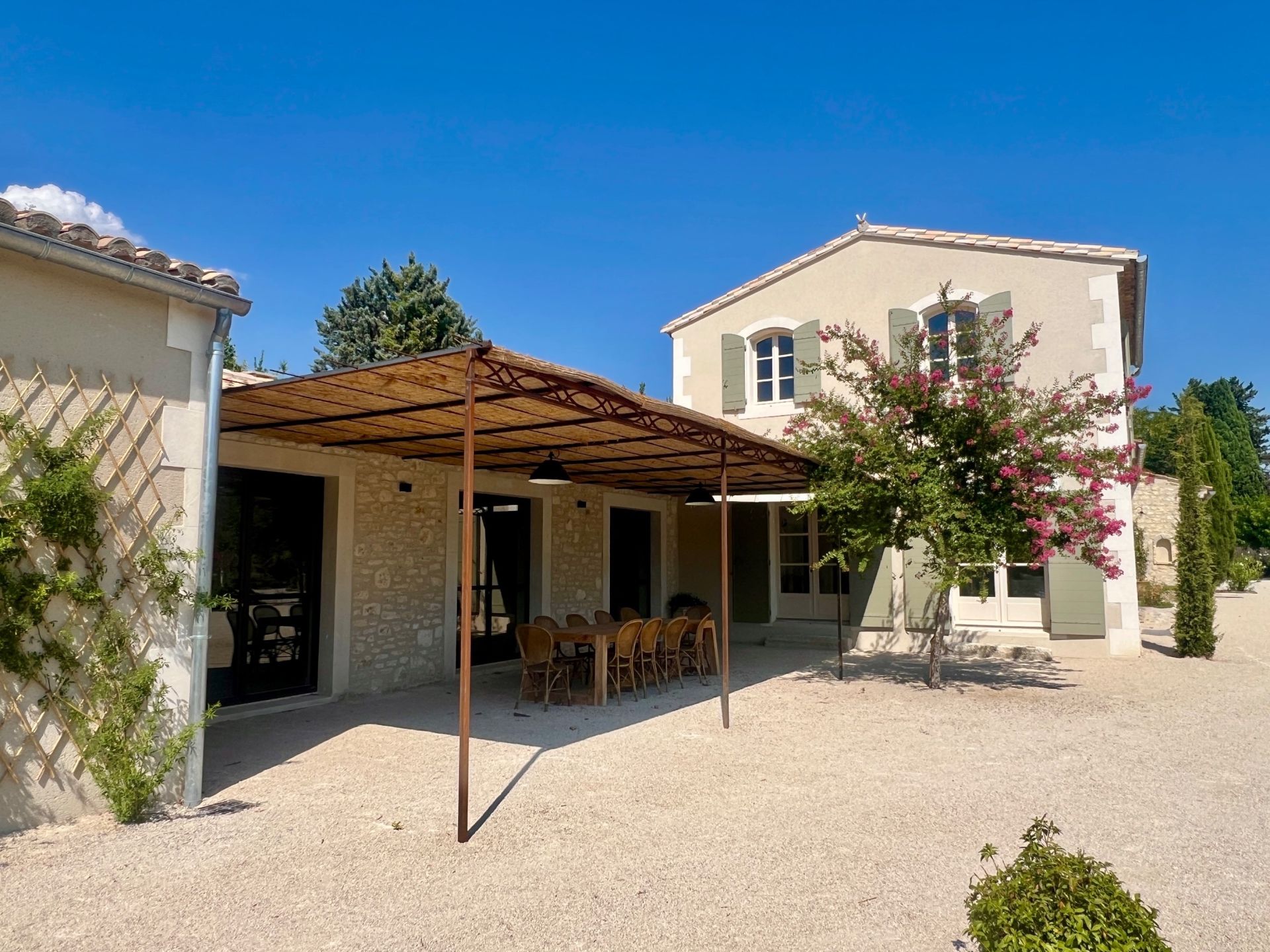 luxury house 10 Rooms for sale on ST REMY DE PROVENCE (13210)