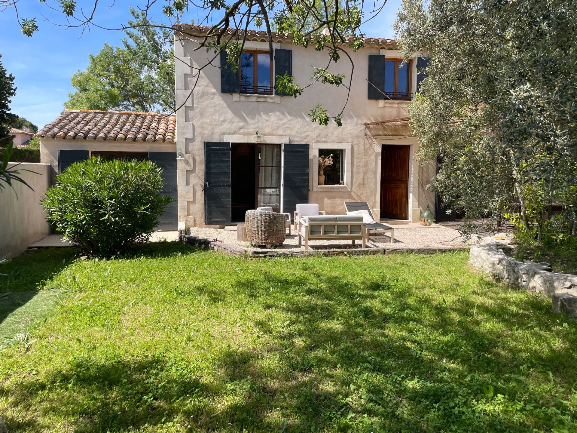 luxury house 5 Rooms for sale on PARADOU (13520)
