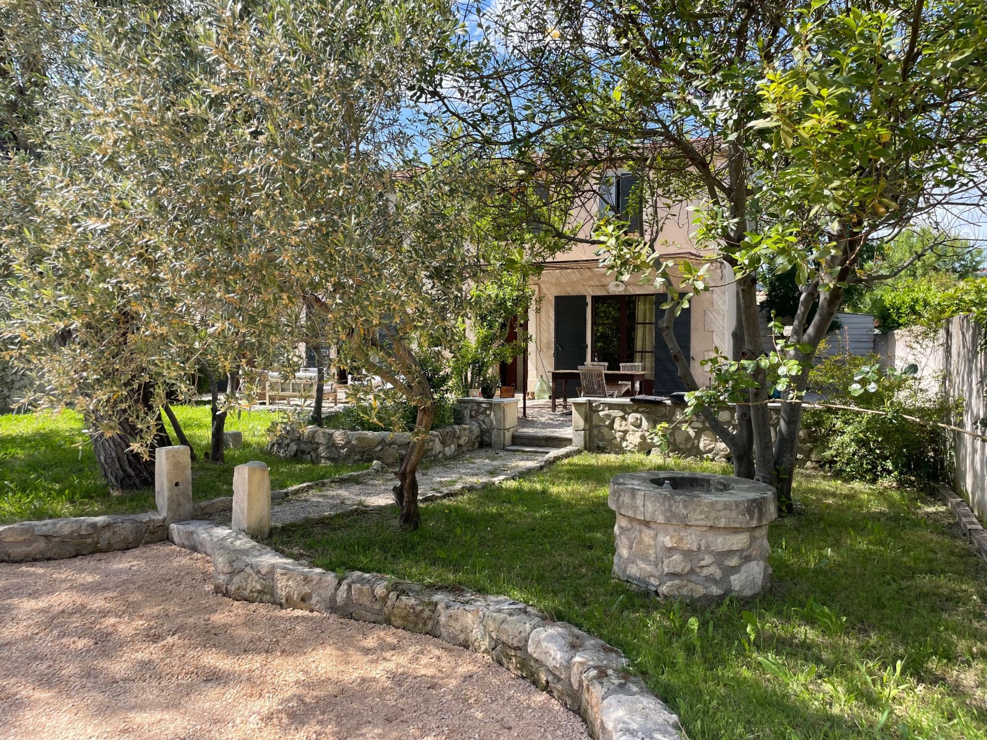 luxury house 5 Rooms for sale on PARADOU (13520)