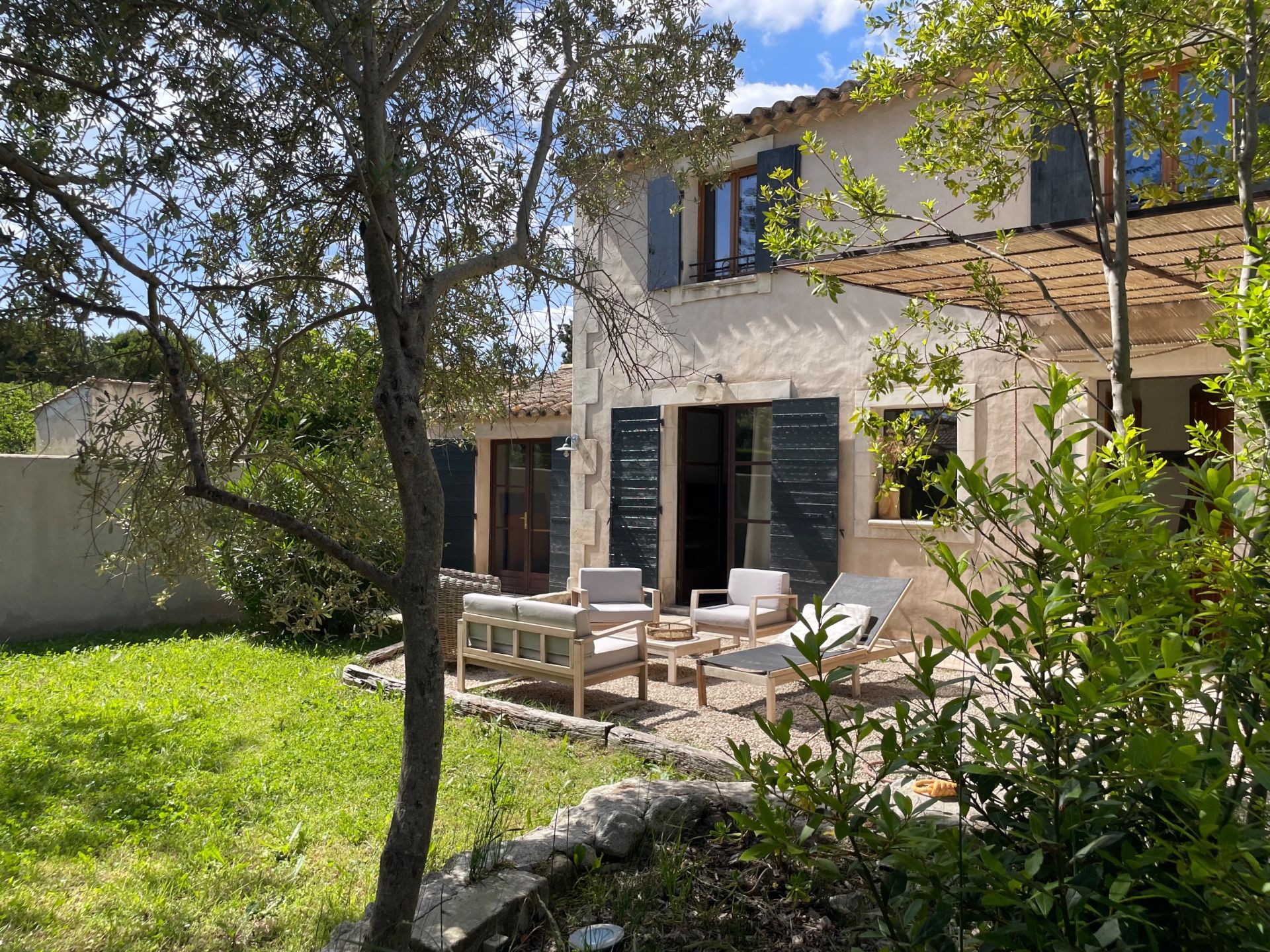 luxury house 5 Rooms for sale on PARADOU (13520)