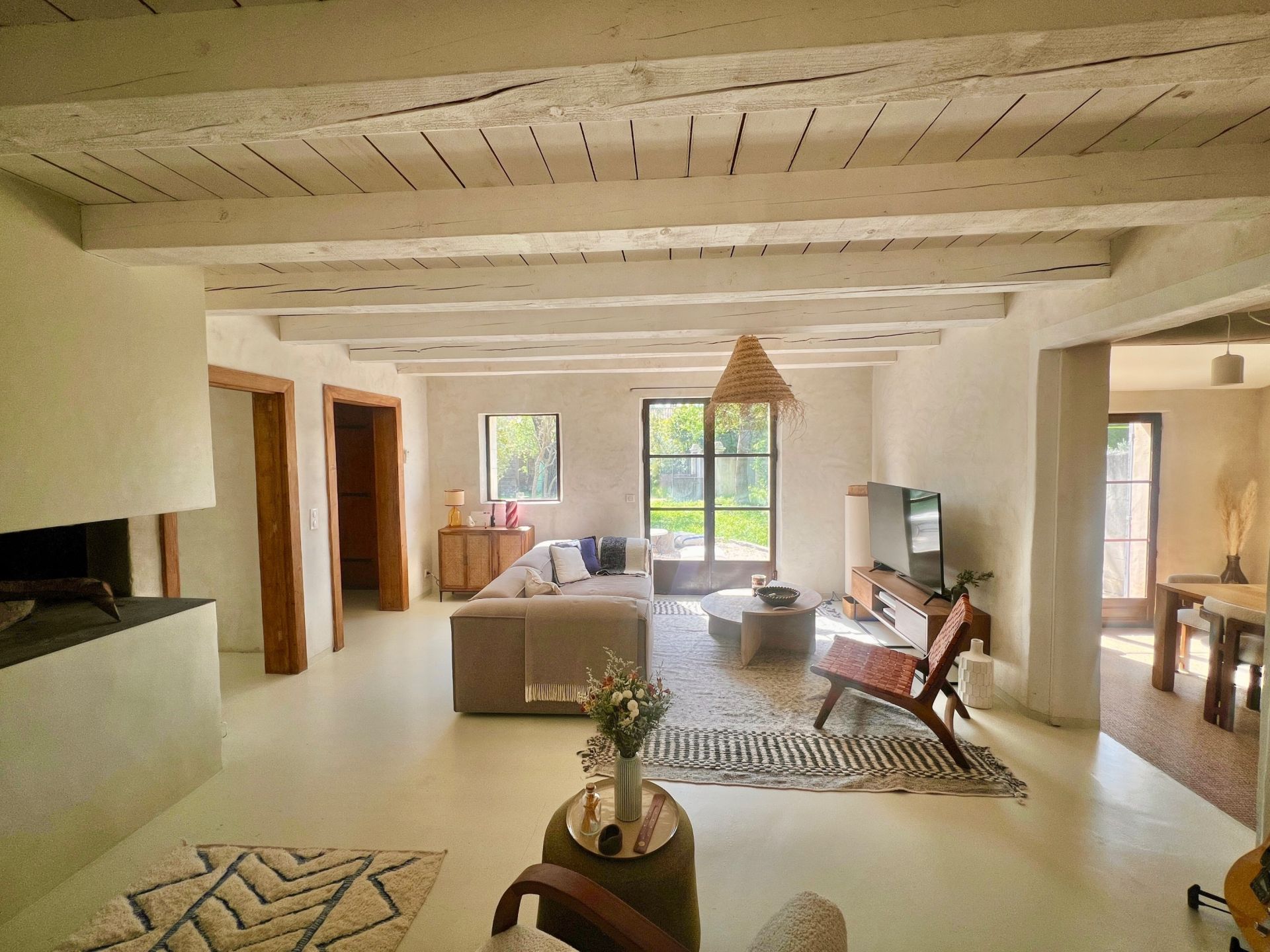 luxury house 5 Rooms for sale on PARADOU (13520)