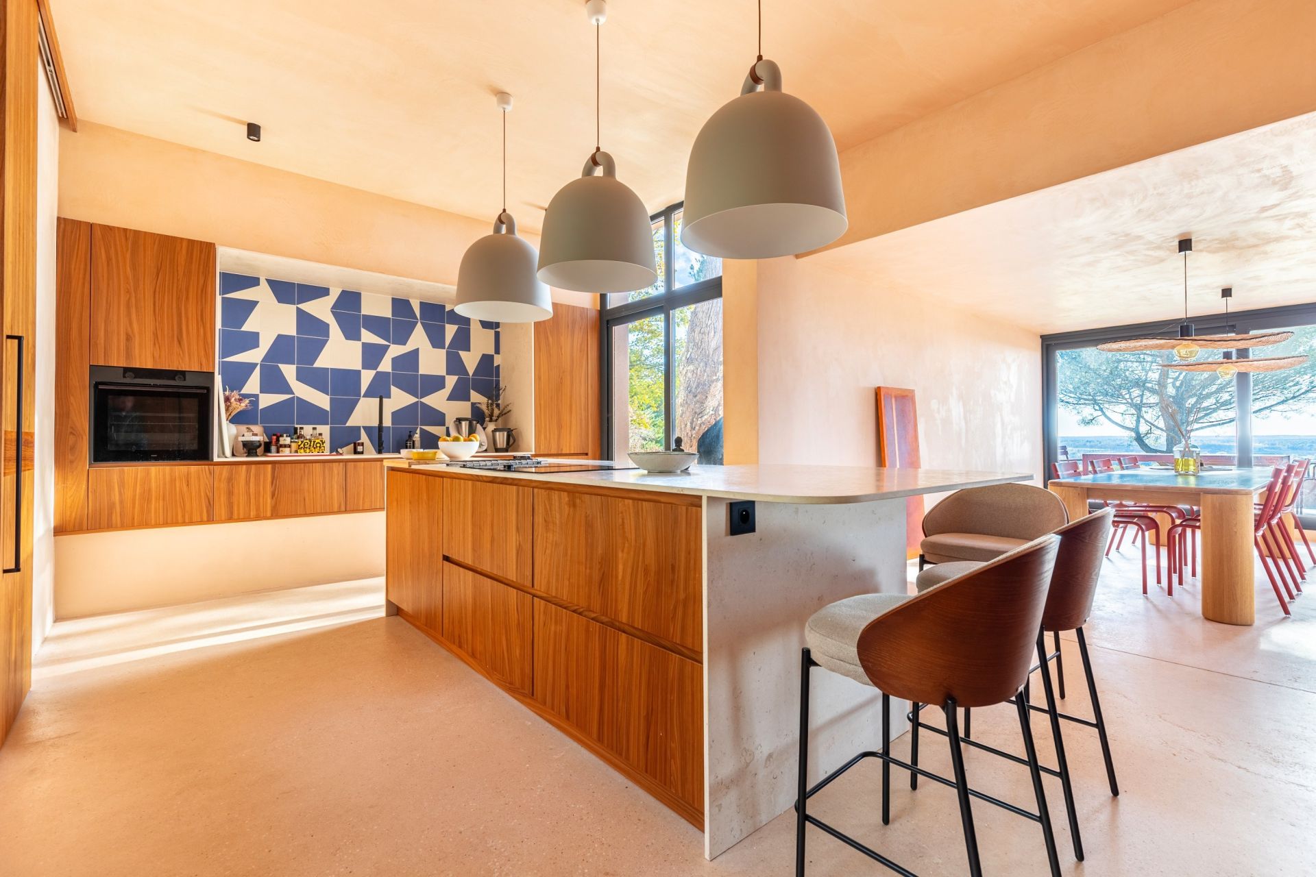 luxury property 12 Rooms for sale on BORDEAUX (33000)