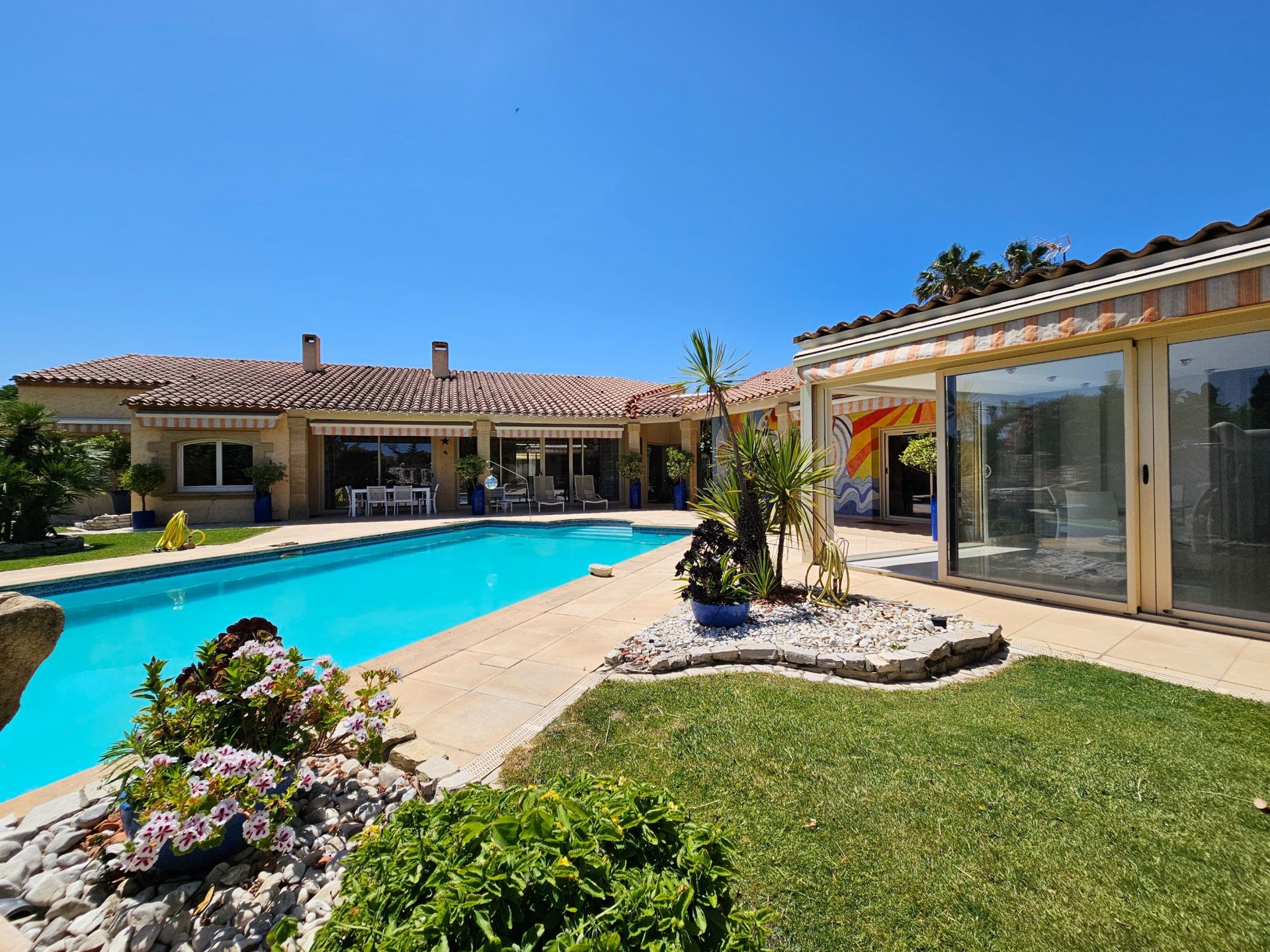 luxury house 7 Rooms for sale on PERPIGNAN (66000)