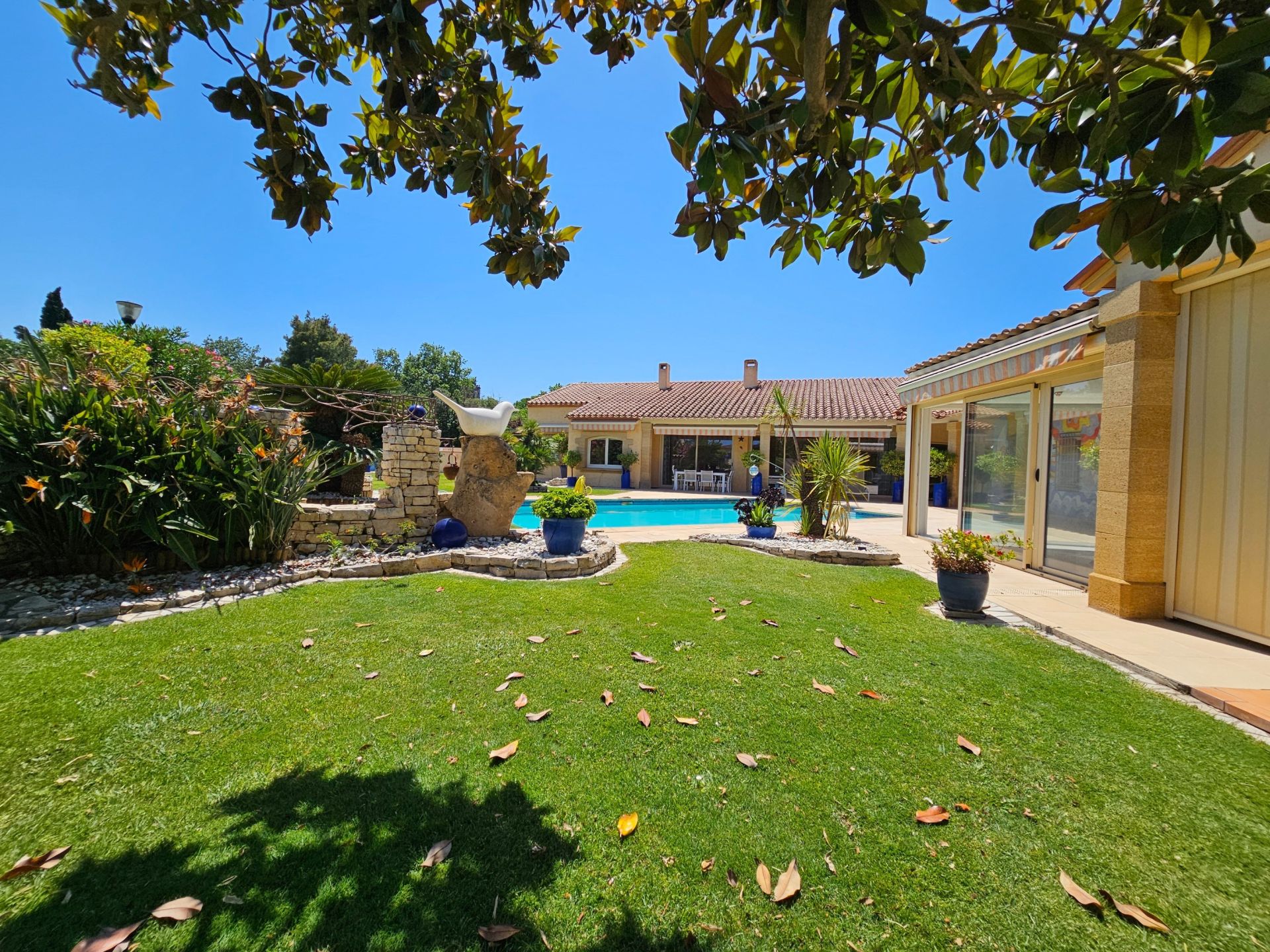 luxury house 7 Rooms for sale on PERPIGNAN (66000)