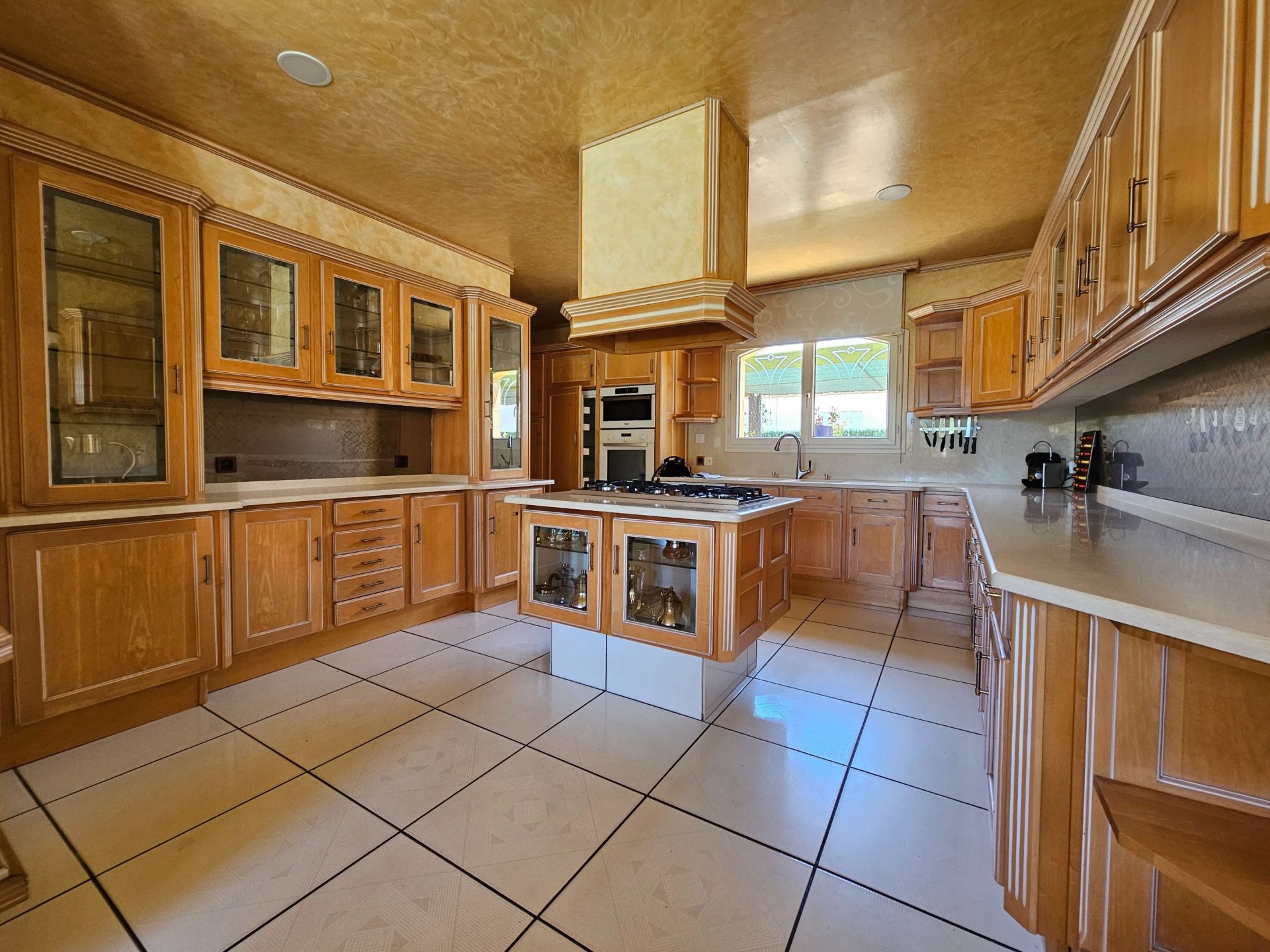 luxury house 7 Rooms for sale on PERPIGNAN (66000)
