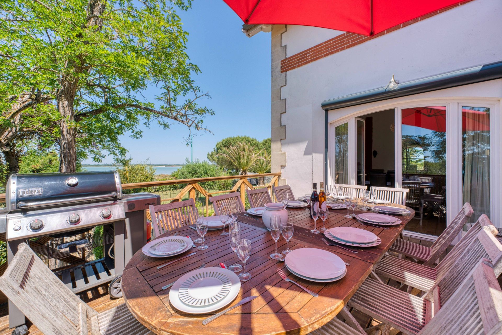 luxury house 10 Rooms for sale on PORT DES BARQUES (17730)