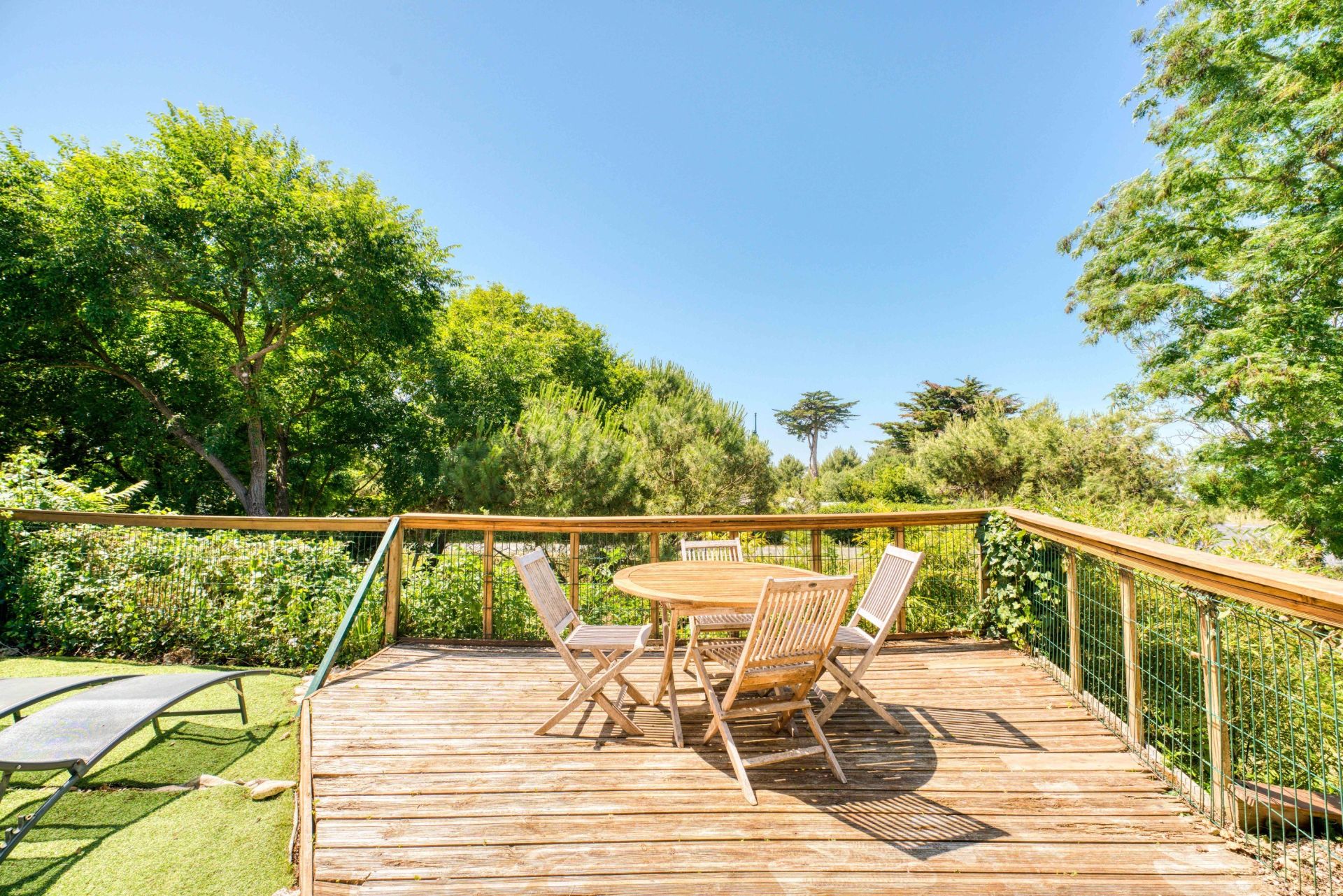 luxury house 10 Rooms for sale on PORT DES BARQUES (17730)