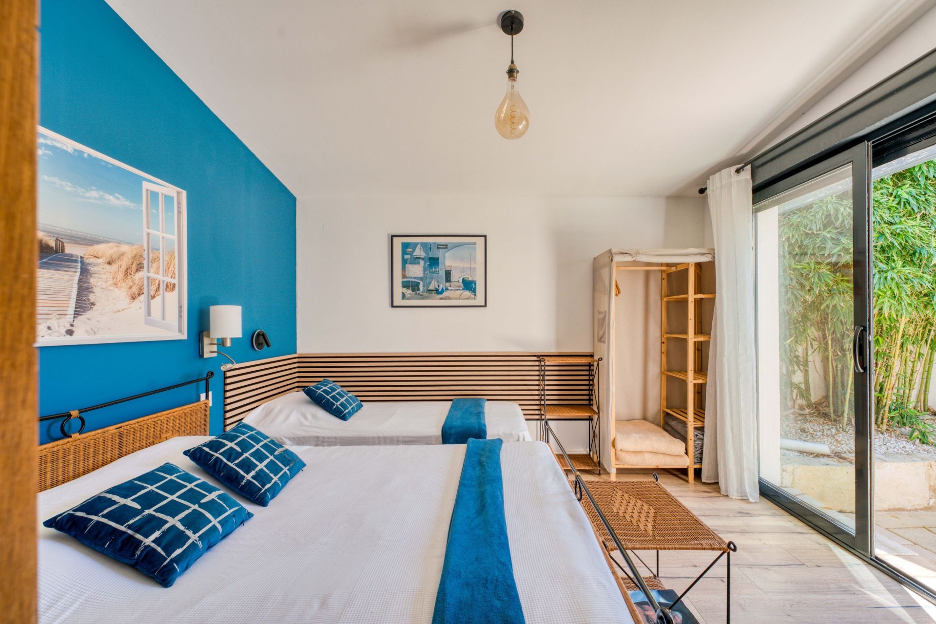 luxury house 10 Rooms for sale on PORT DES BARQUES (17730)