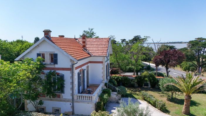 Sale Luxury house Port-des-Barques 10&nbsp;Rooms 340&nbsp;m²