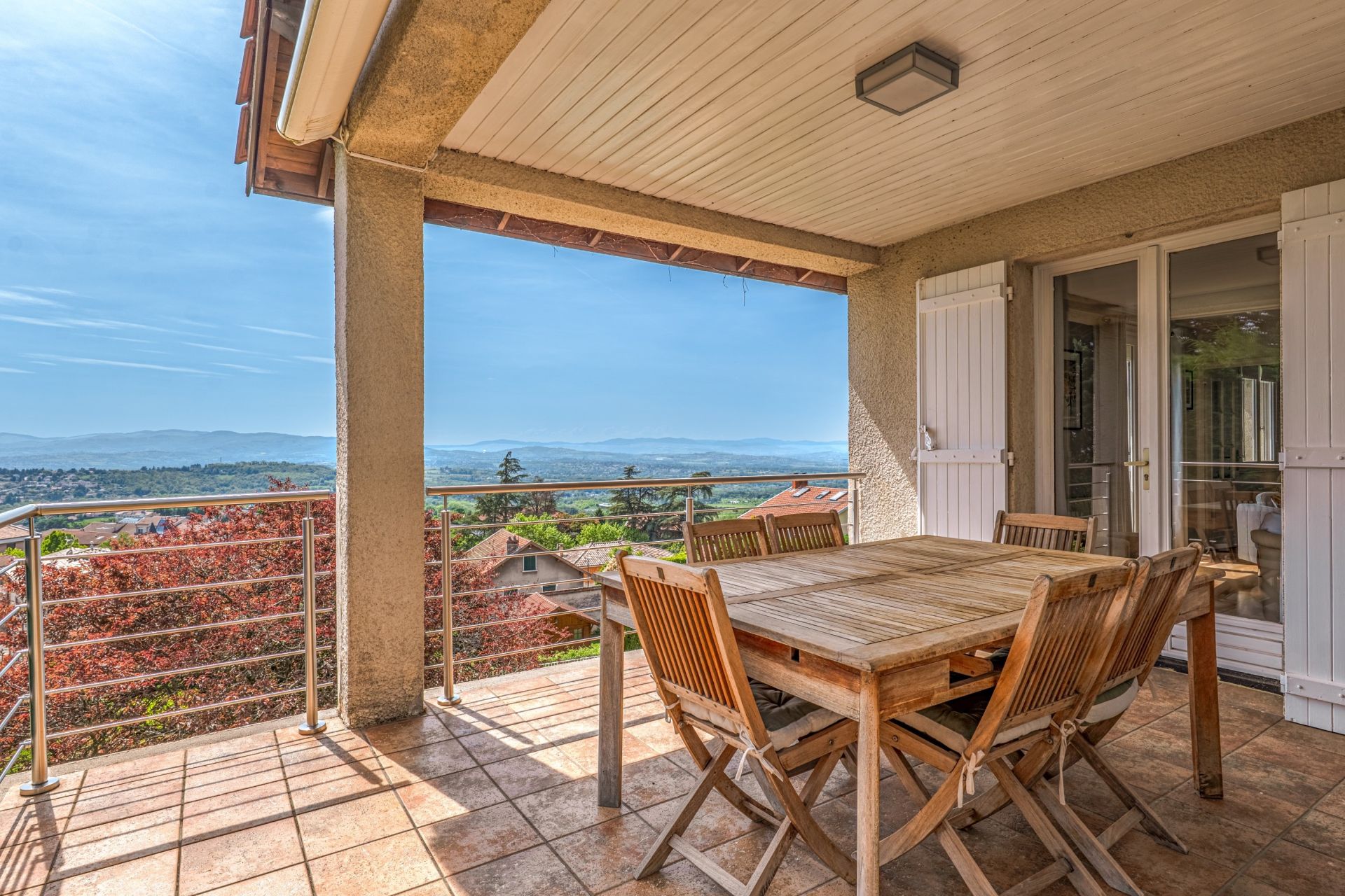 luxury house 8 Rooms for sale on LIMONEST (69760)