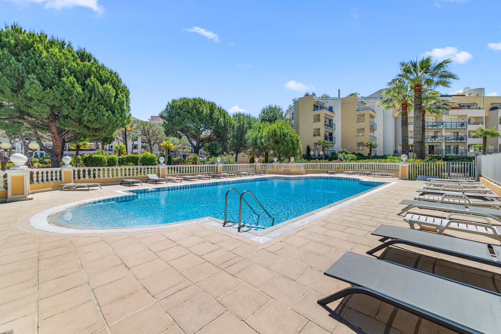 appartement de luxe 2 Pièces en vente sur CROS DE CAGNES (06800)