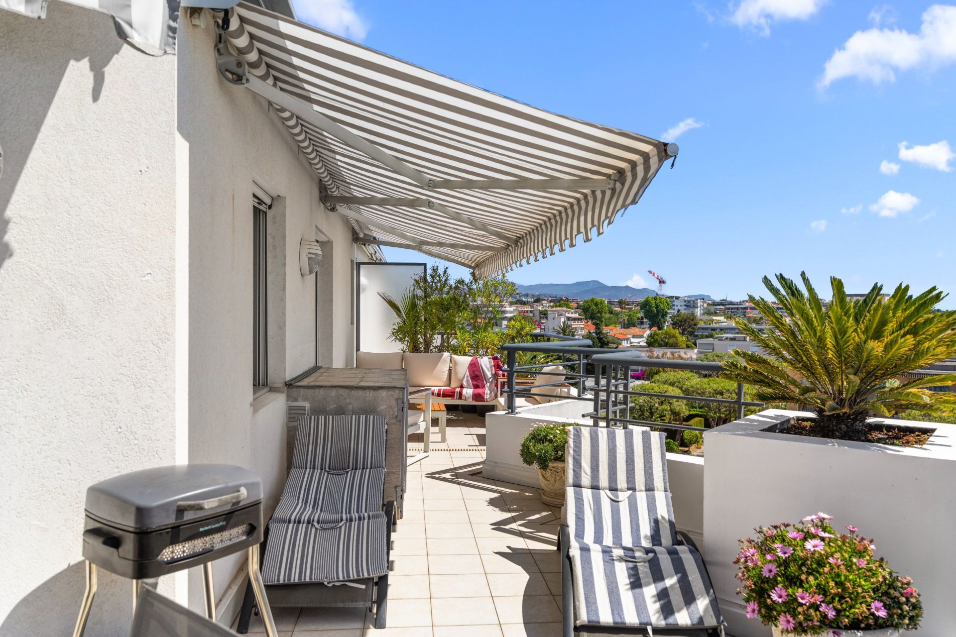 appartement de luxe 2 Pièces en vente sur CROS DE CAGNES (06800)