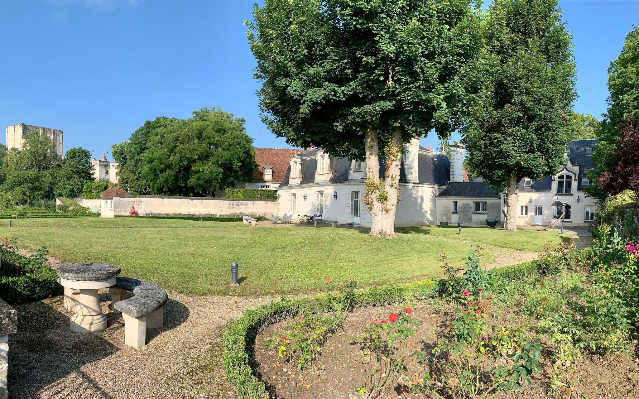 manor house 12 Rooms for sale on LOCHES (37600)