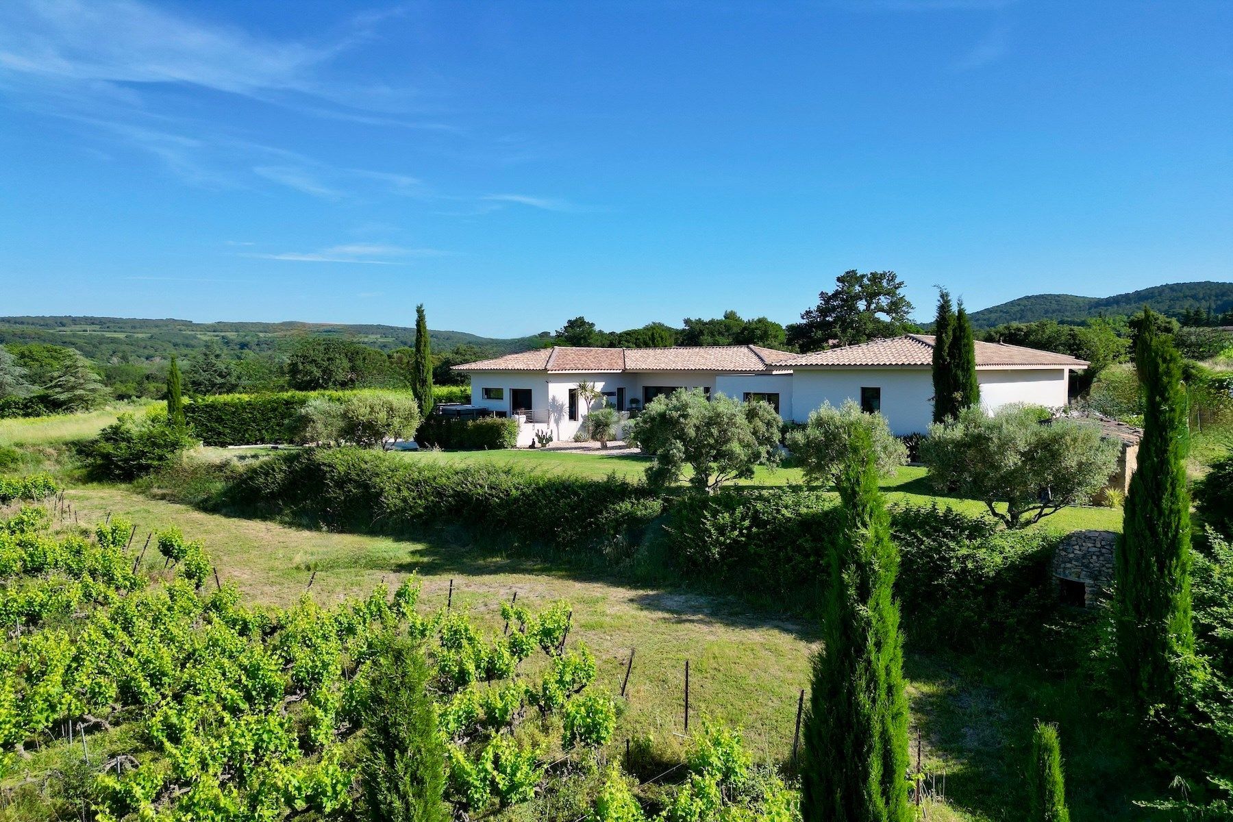 luxury house 7 Rooms for sale on UZES (30700)