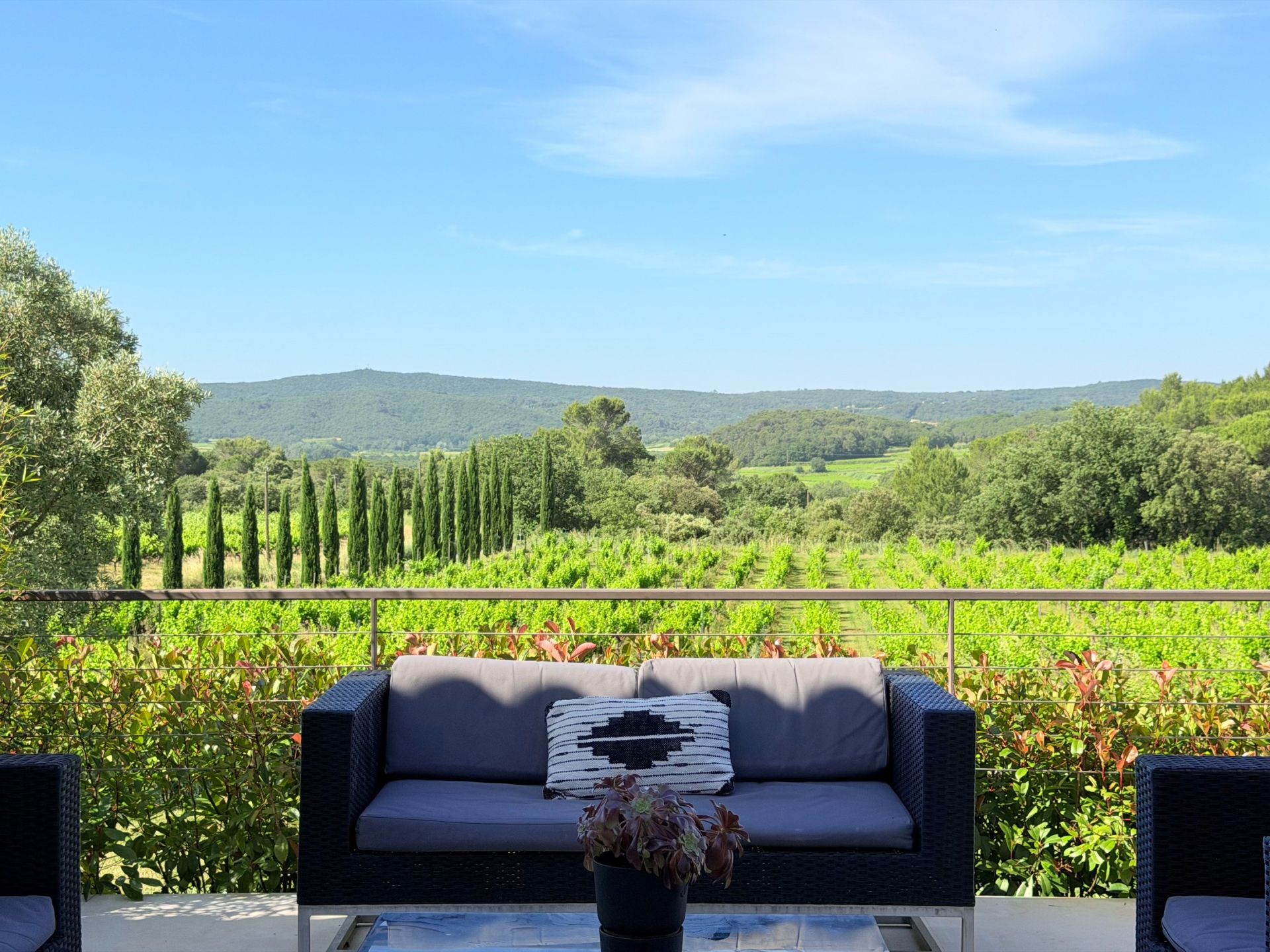 luxury house 7 Rooms for sale on UZES (30700)