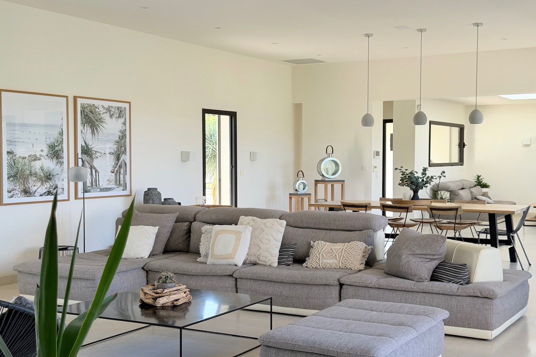luxury house 7 Rooms for sale on UZES (30700)
