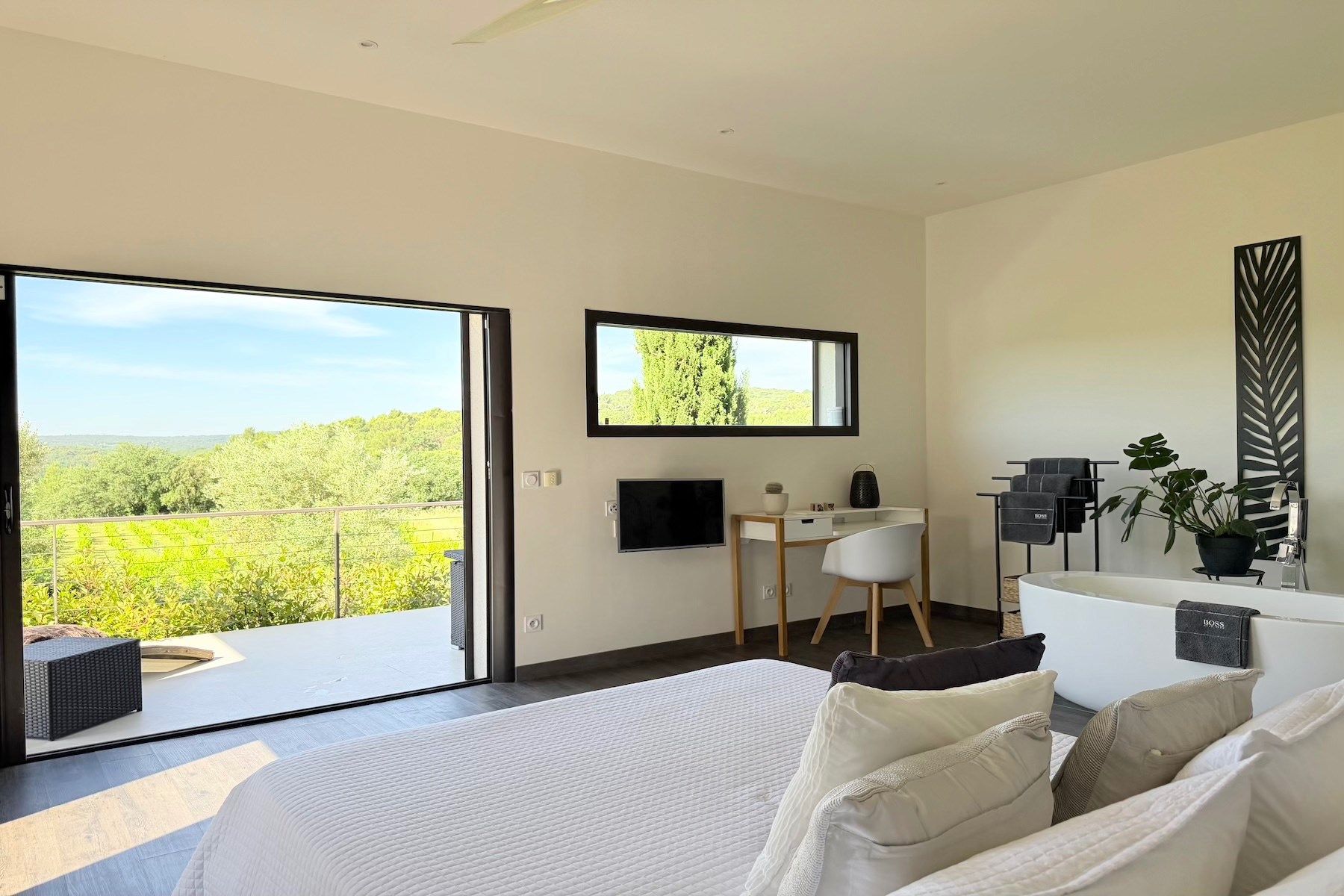 luxury house 7 Rooms for sale on UZES (30700)